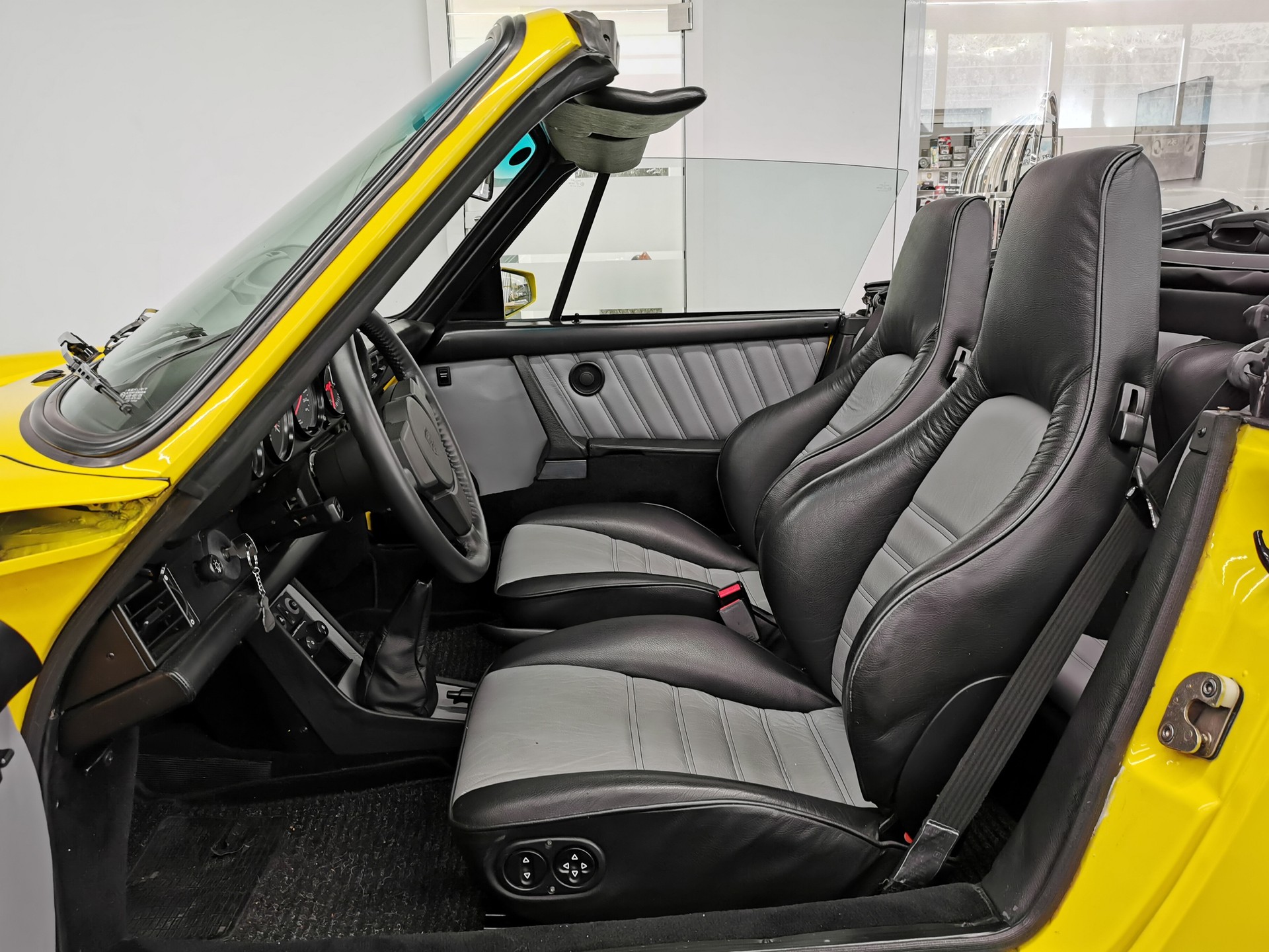 PORSCHE 911 930 964 Carrera Cabrio WTL Turbolook STROSEK Veteranfahrzeug Klimaanlage-image-8