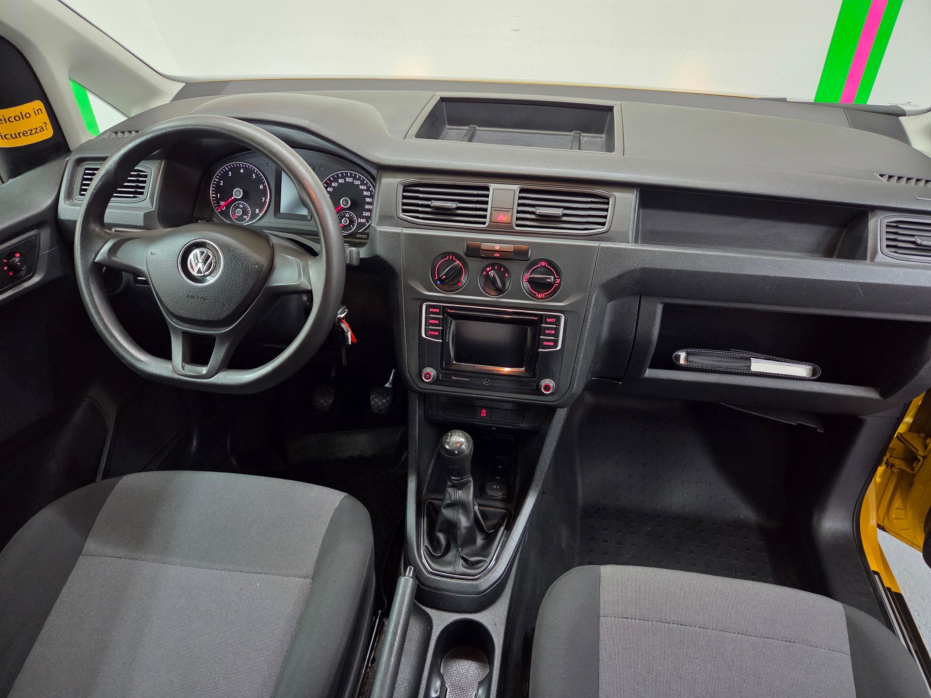 VW Caddy Maxi 1.0TSI BlueMotion Technology-image-8