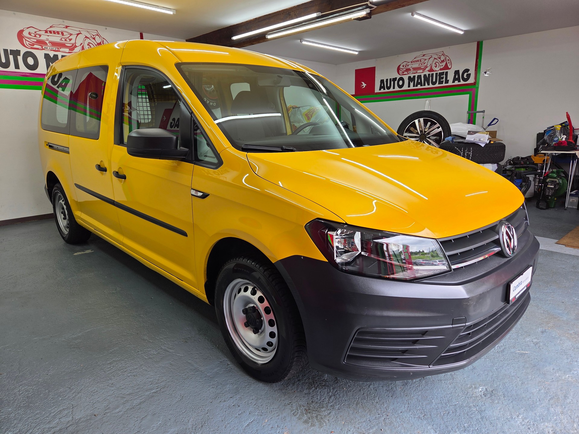 VW Caddy Maxi 1.0TSI BlueMotion Technology-image-1