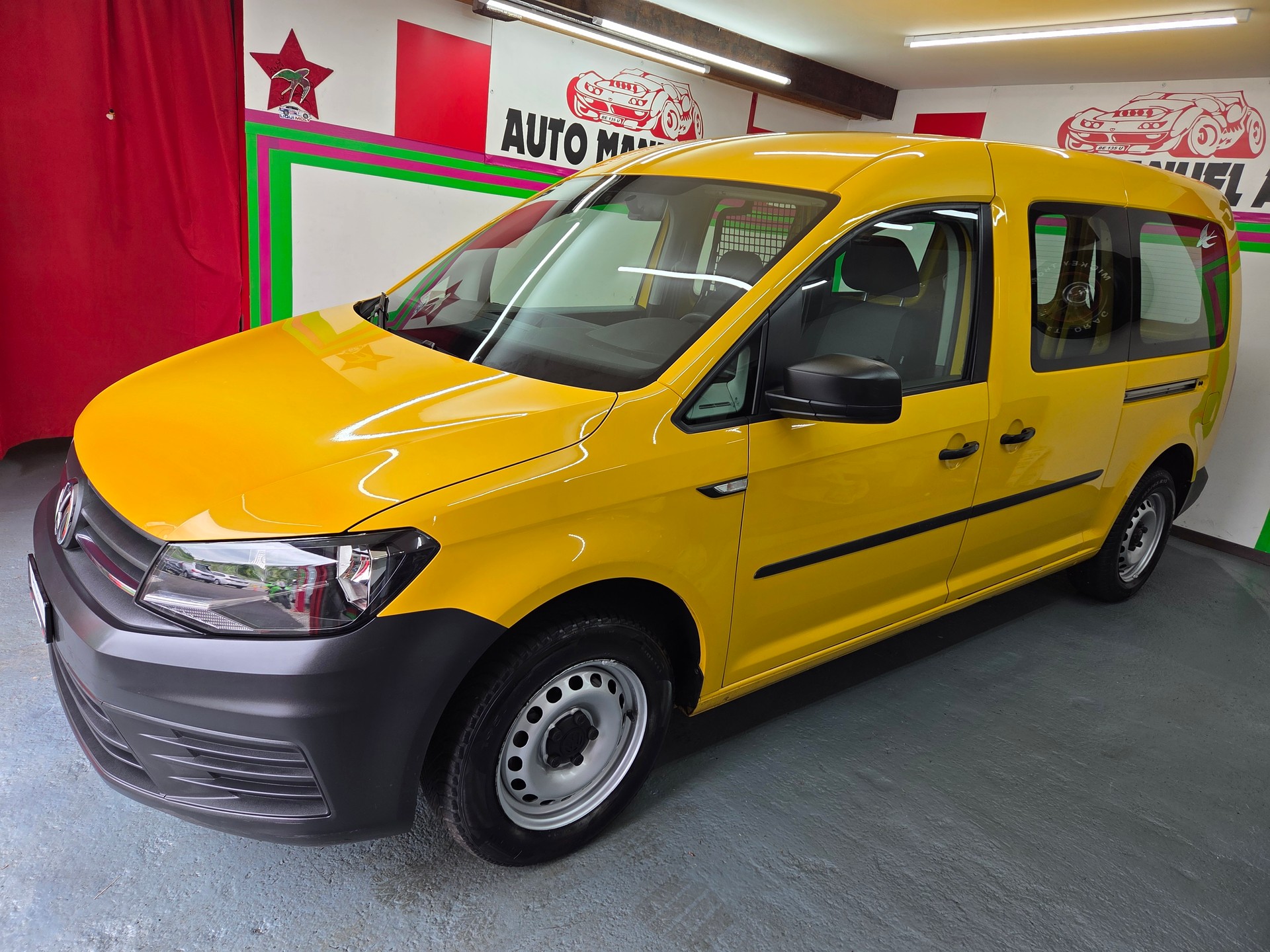 VW Caddy Maxi 1.0TSI BlueMotion Technology-image-2