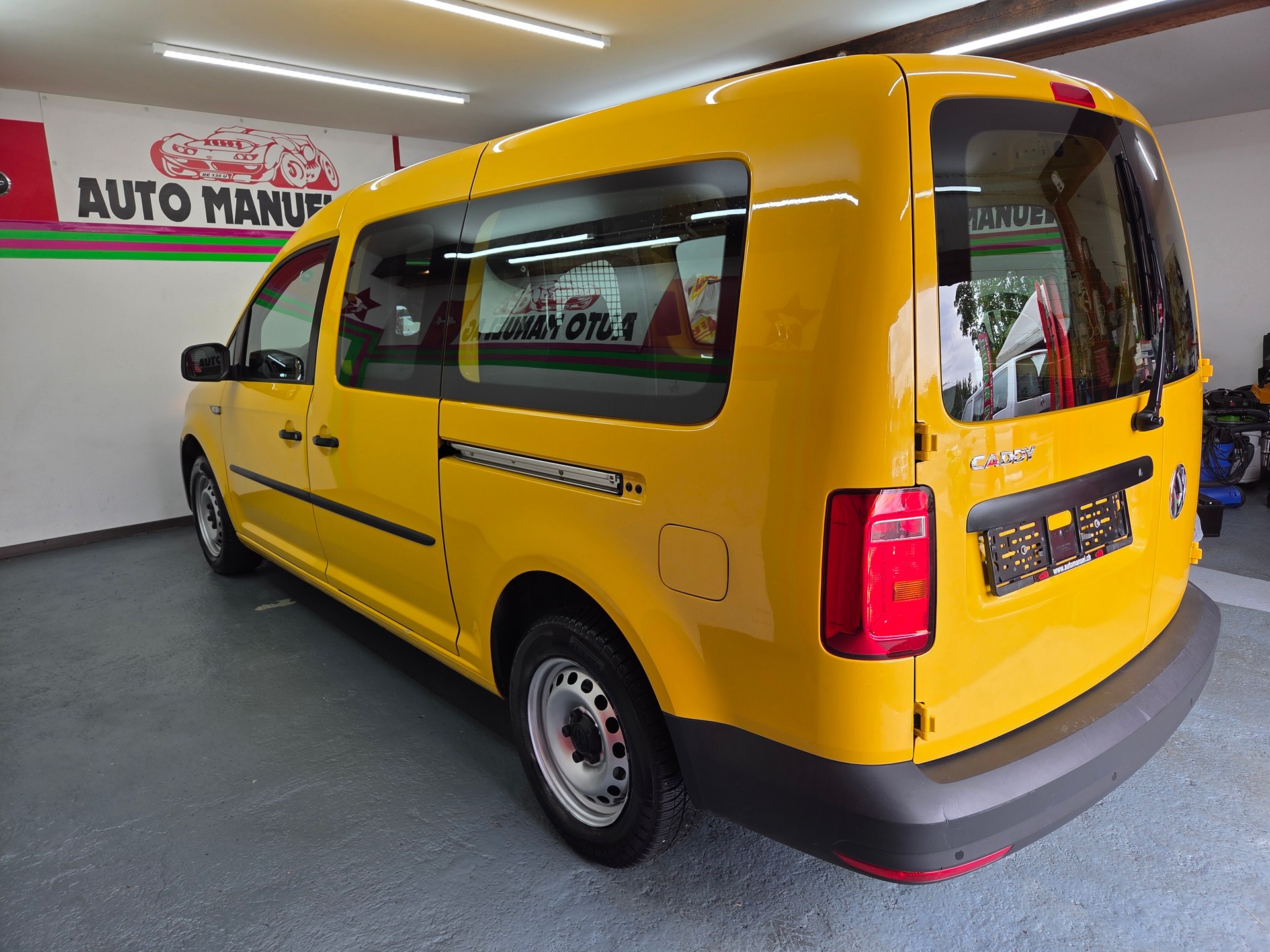 VW Caddy Maxi 1.0TSI BlueMotion Technology-image-6