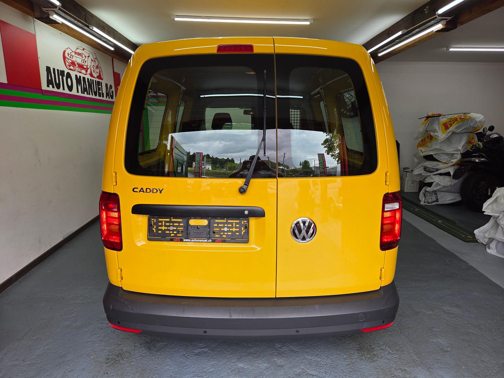 VW Caddy Maxi 1.0TSI BlueMotion Technology-image-5