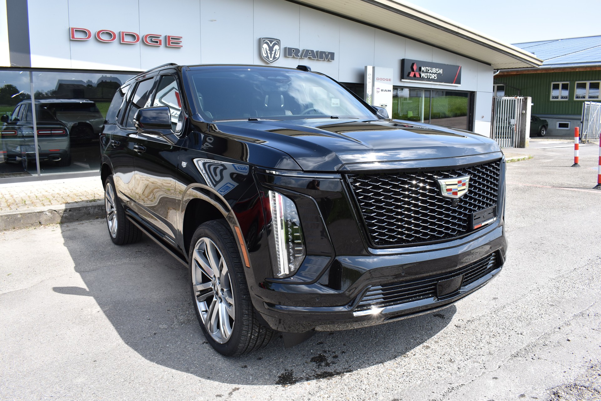 CADILLAC Escalade Sport Platinum-image-2