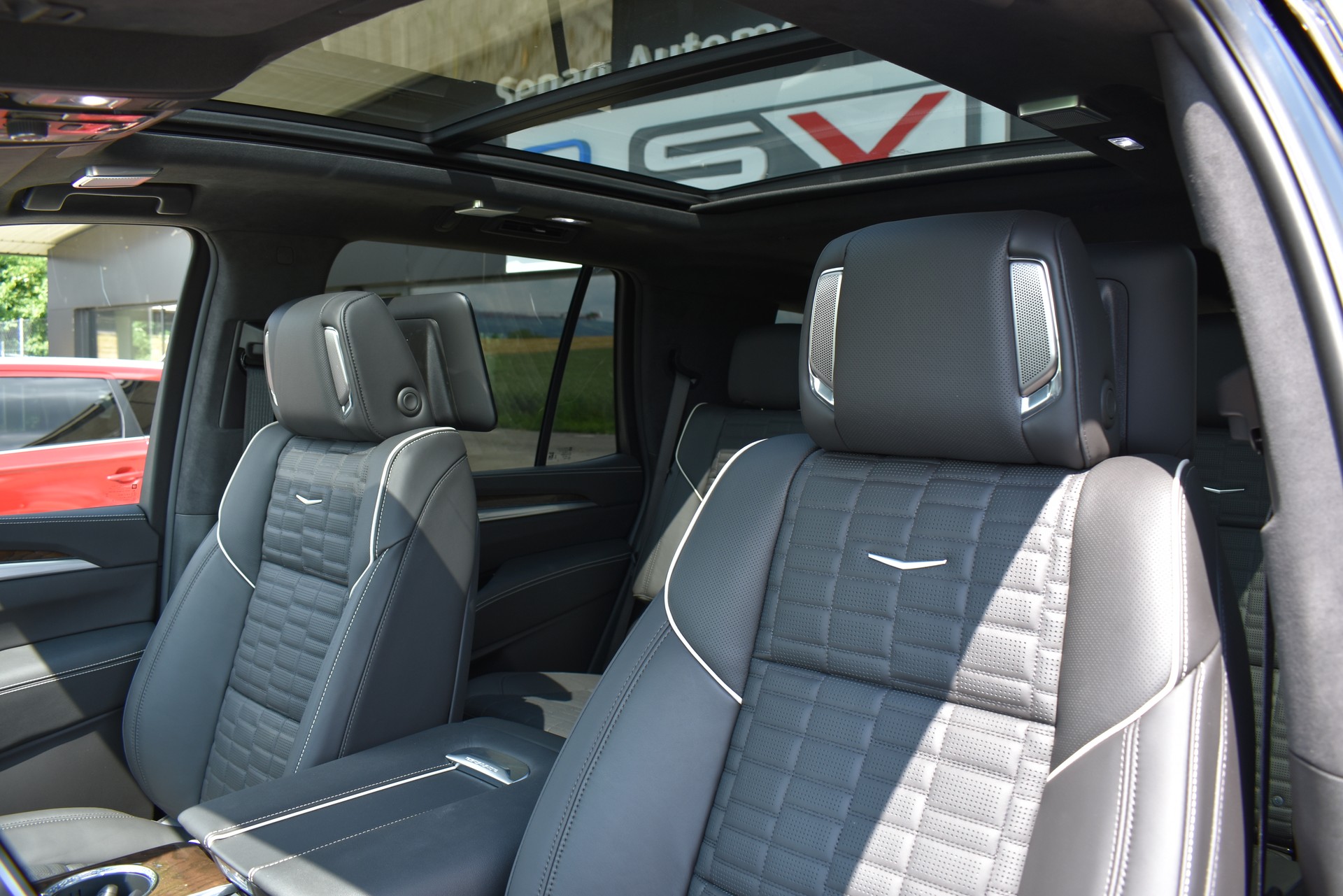 CADILLAC Escalade Sport Platinum-image-14