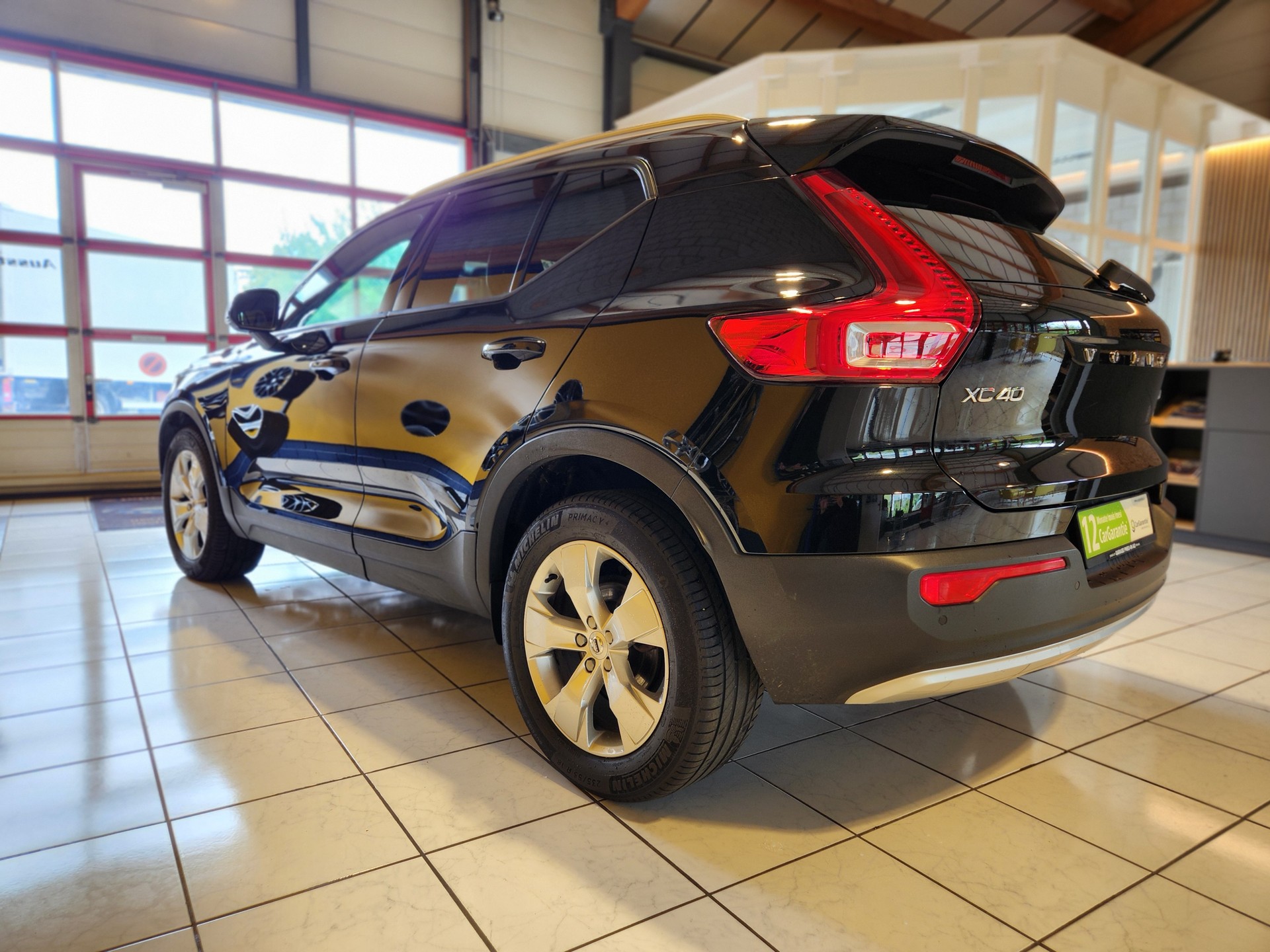 VOLVO XC40 D3 Momentum Geartronic !!TOP Auto!Frisch ab Service+MFK!Neue Winterreifen!-image-5