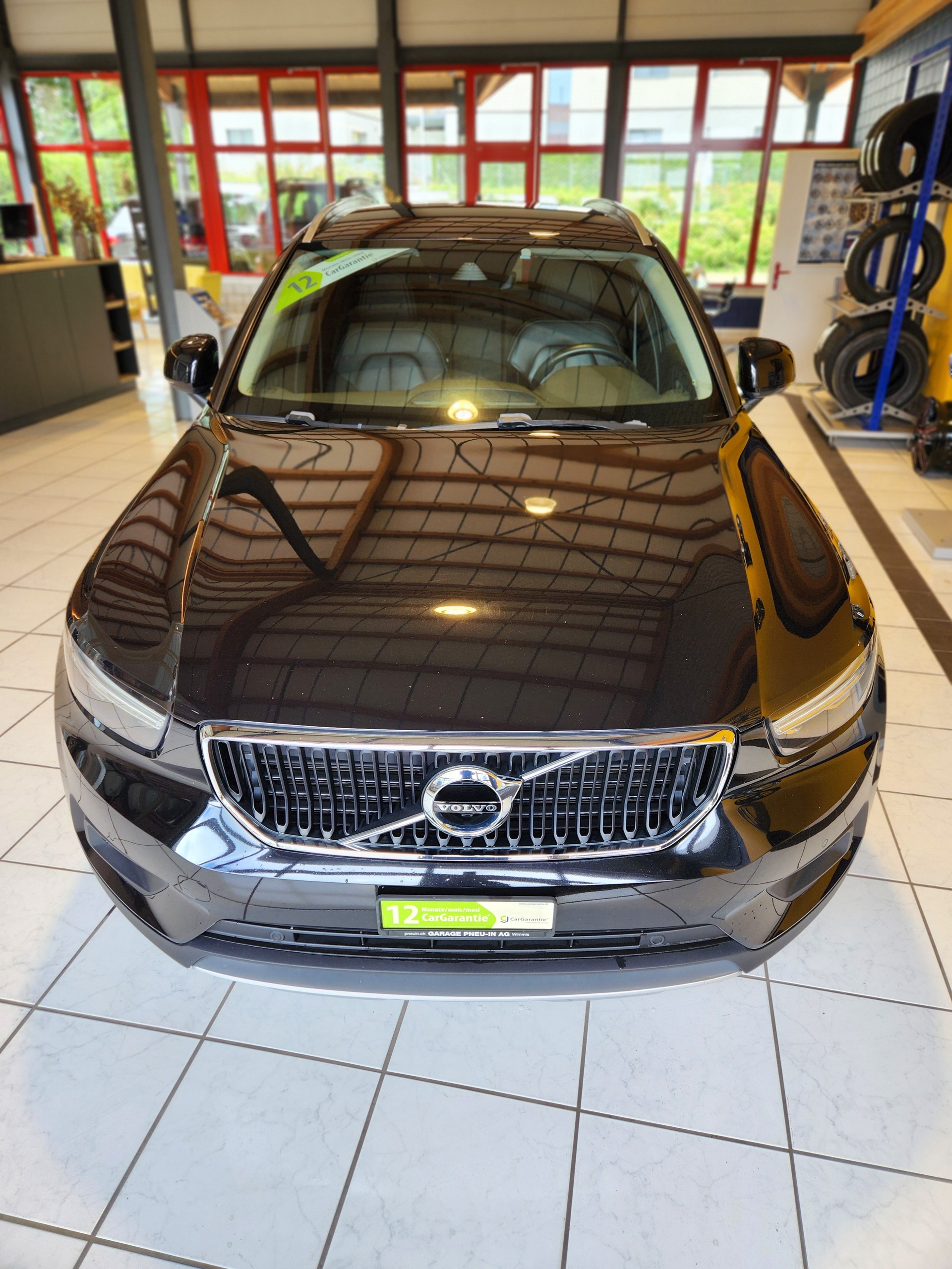 VOLVO XC40 D3 Momentum Geartronic !!TOP Auto!Frisch ab Service+MFK!Neue Winterreifen!-image-1