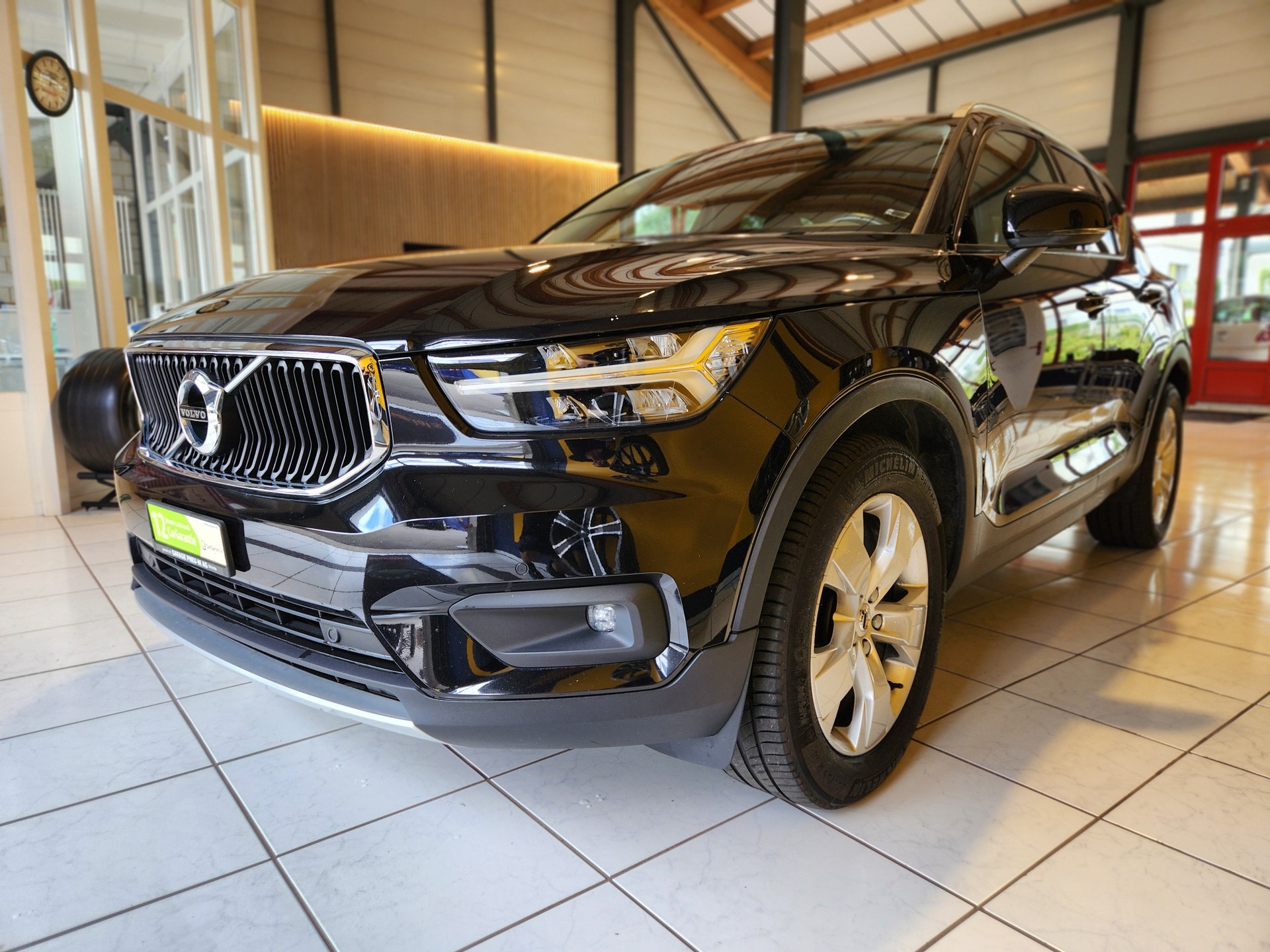 VOLVO XC40 D3 Momentum Geartronic !!TOP Auto!Frisch ab Service+MFK!Neue Winterreifen!