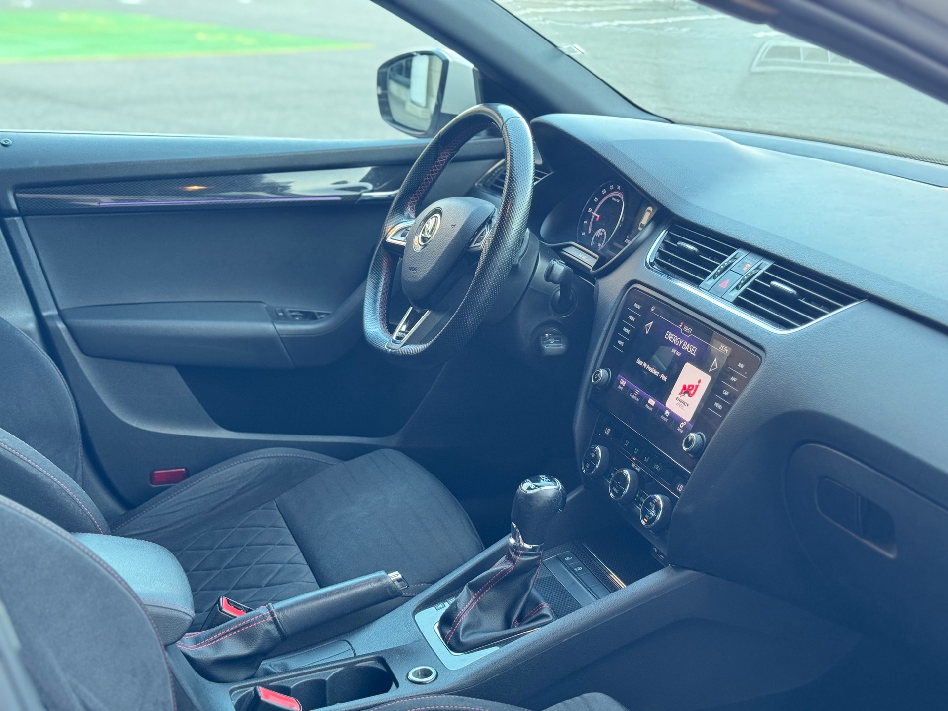 SKODA Octavia Combi 2.0 TDI RS DSG-image-21
