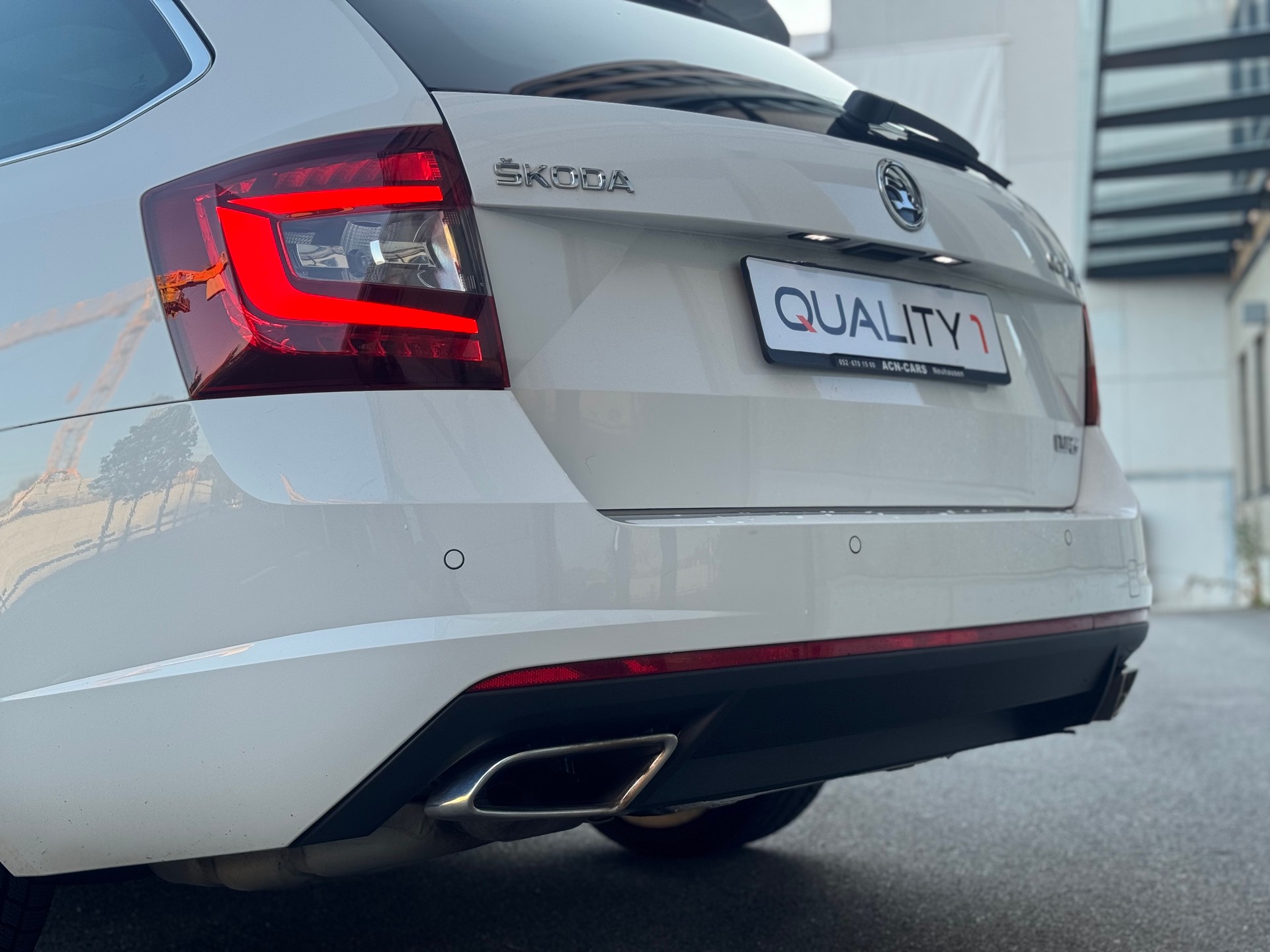 SKODA Octavia Combi 2.0 TDI RS DSG-image-9