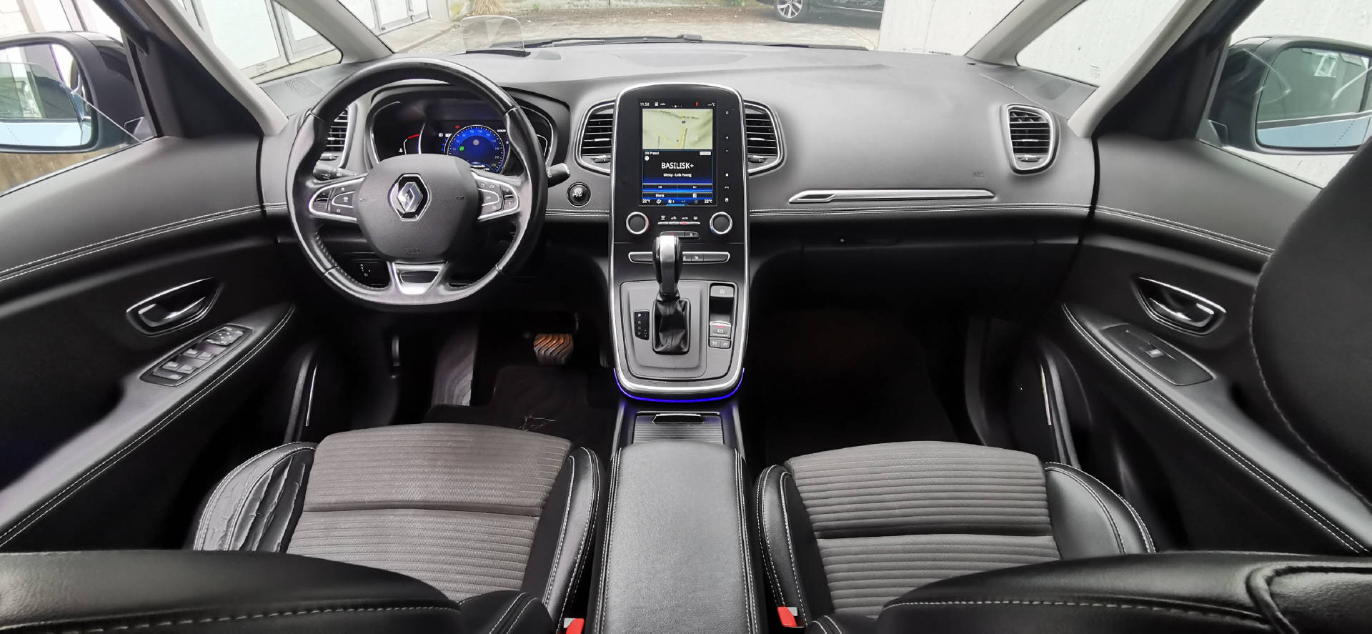 RENAULT Scénic 1.3 TCe 160 Intens EDC-image-11