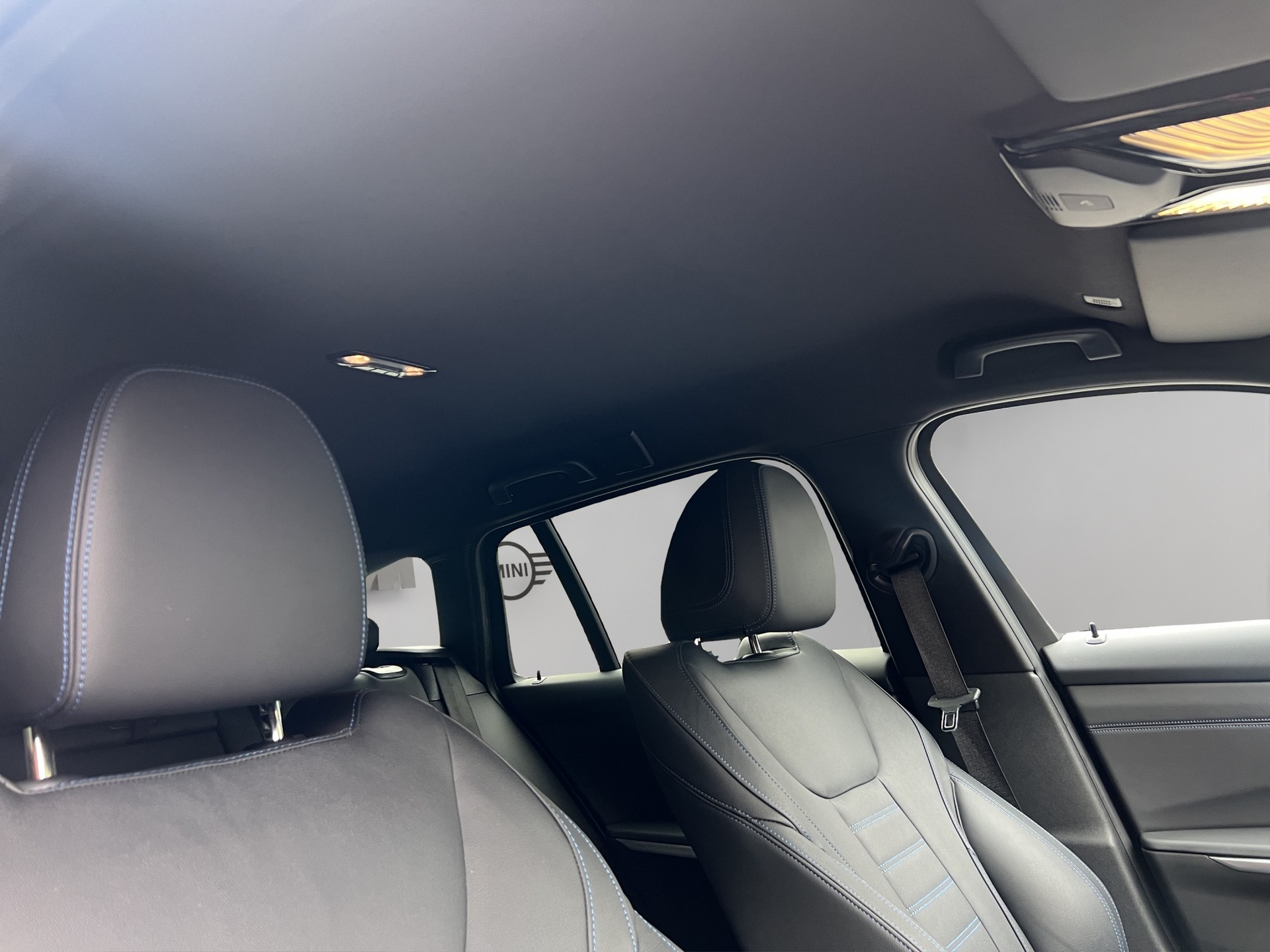 BMW 330d xDrive 48V Steptronic M Sport-image-18