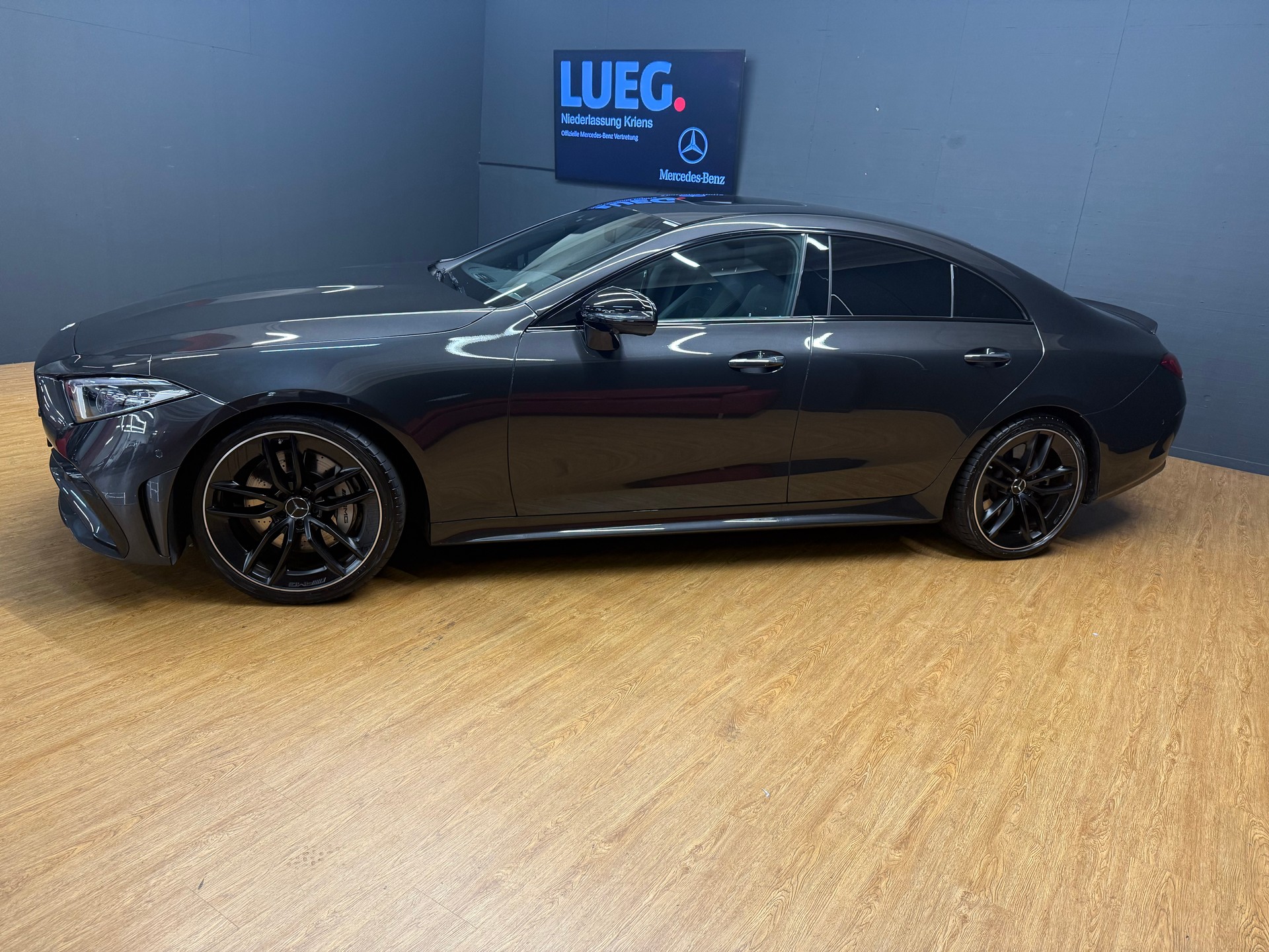 MERCEDES-BENZ CLS 53 4M+ AMG / DISTRONIC / 360 Grad Kamera /-image-2