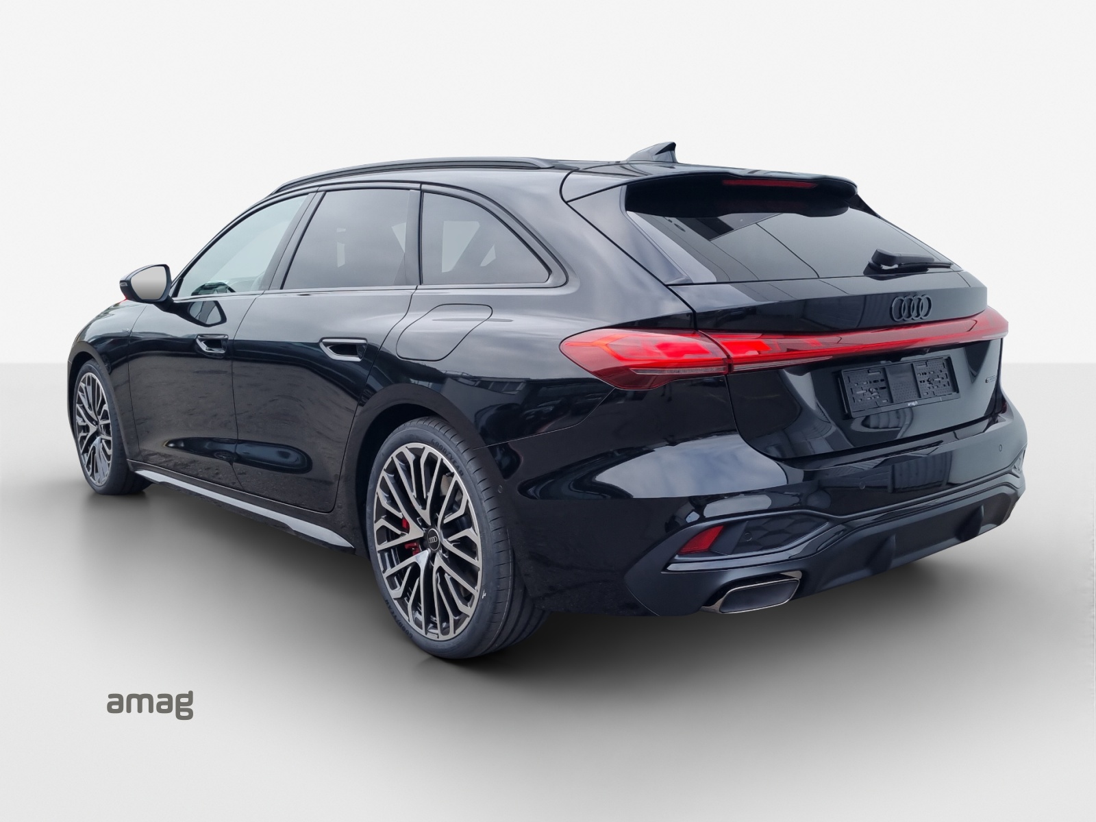 AUDI A5 Avant e-hybrid quattro 270 kW S tronic-image-2
