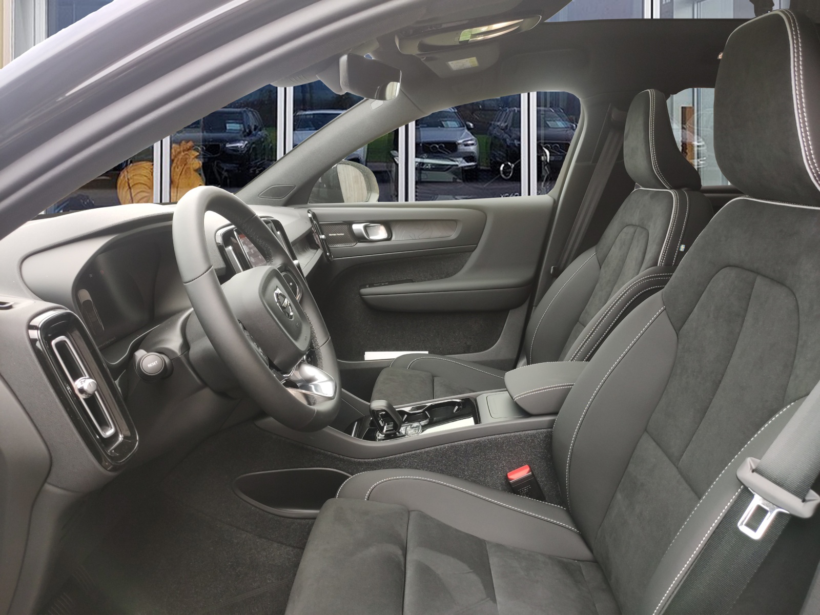 VOLVO C40 P6 Recharge Ultimate-image-8