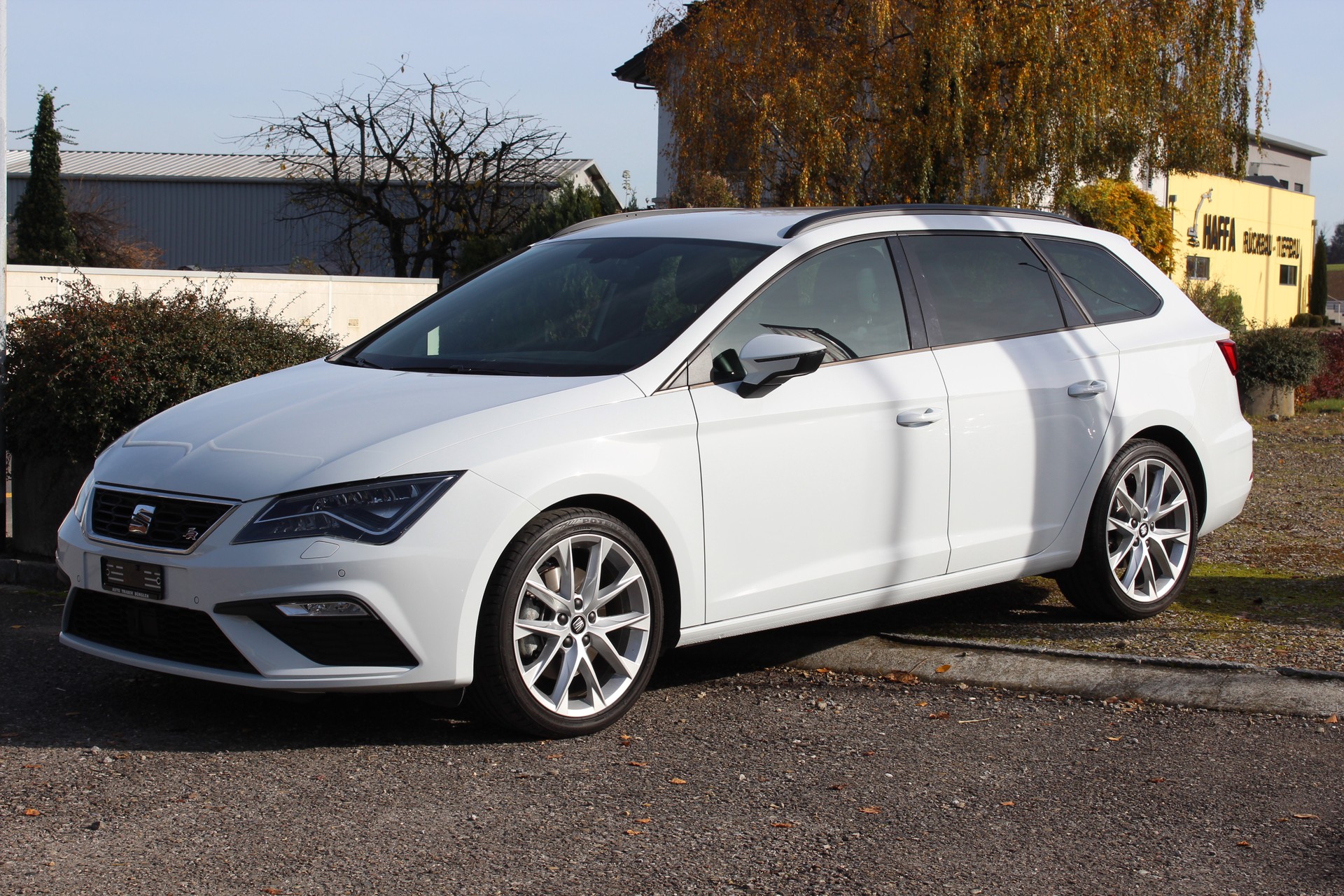 SEAT Leon ST 2.0 TSI FR DSG-image-1