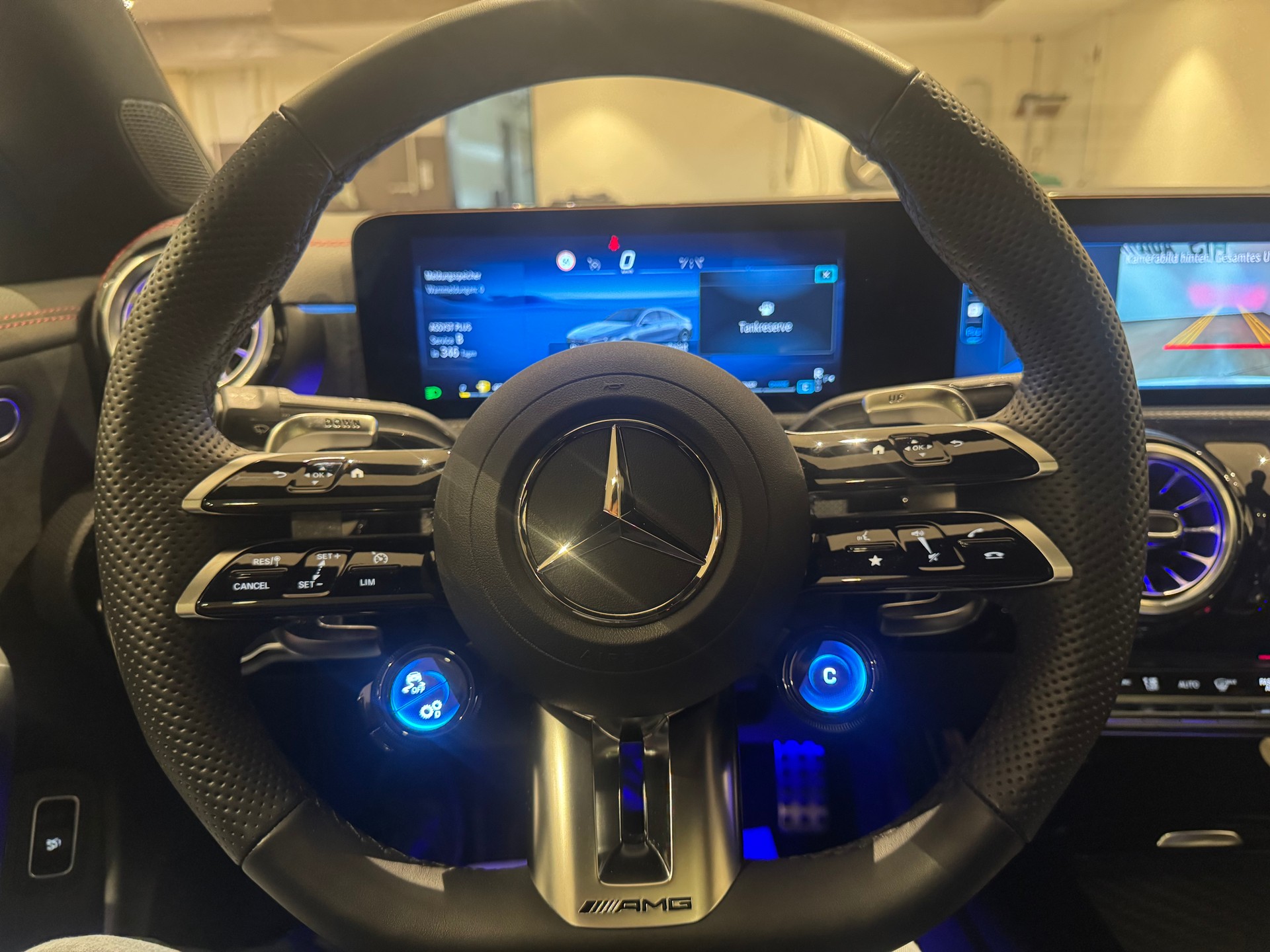 MERCEDES-BENZ CLA 35 AMG 4matic-image-13