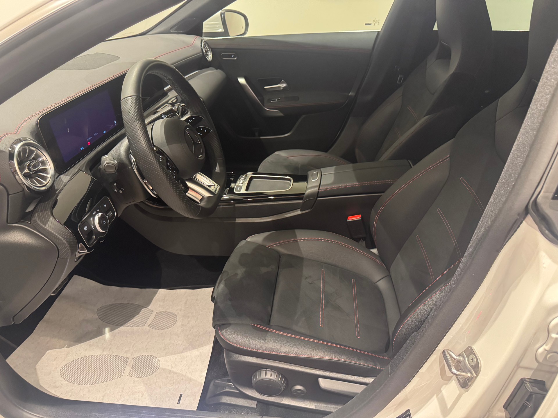 MERCEDES-BENZ CLA 35 AMG 4matic-image-8
