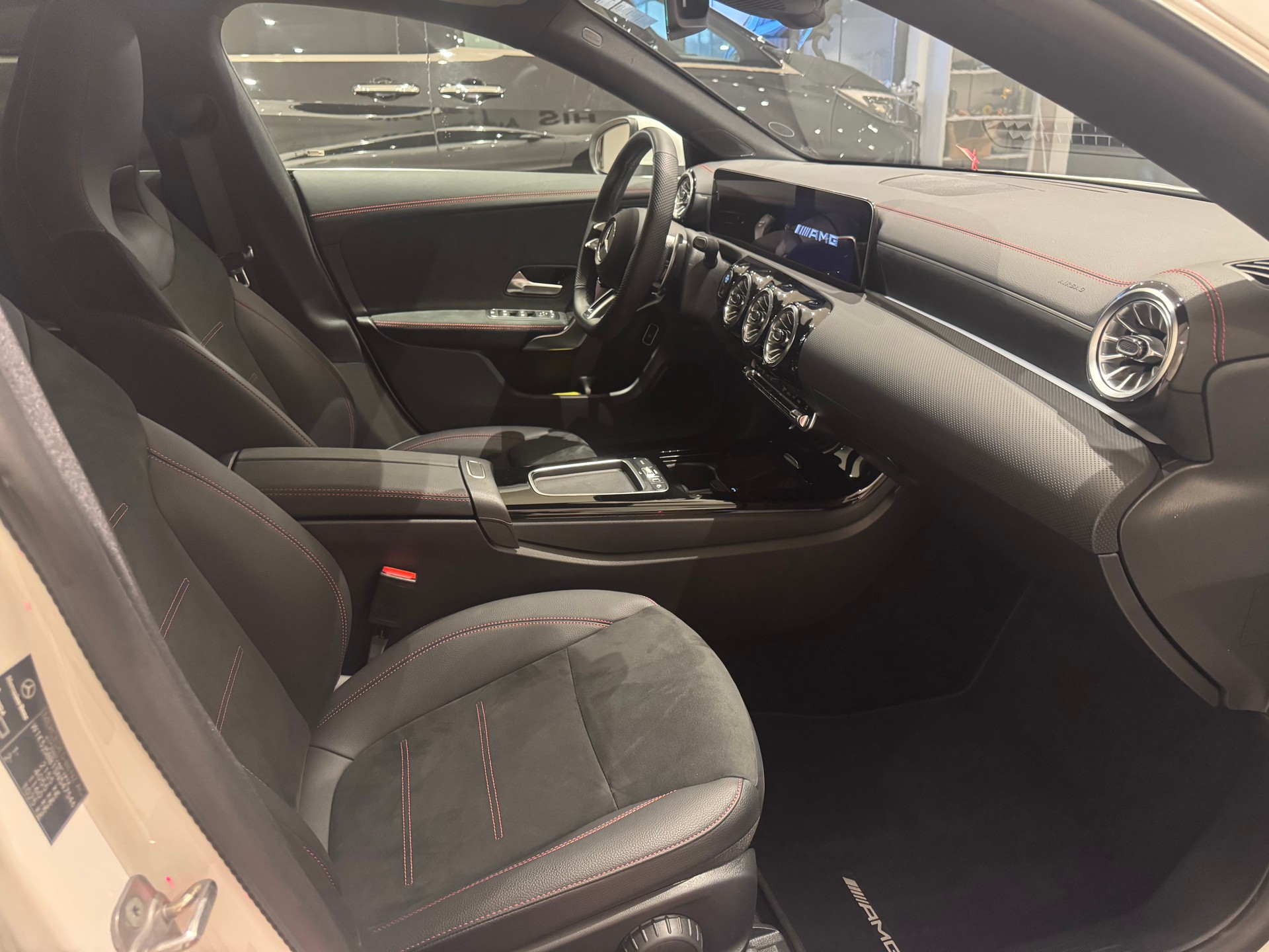MERCEDES-BENZ CLA 35 AMG 4matic-image-5