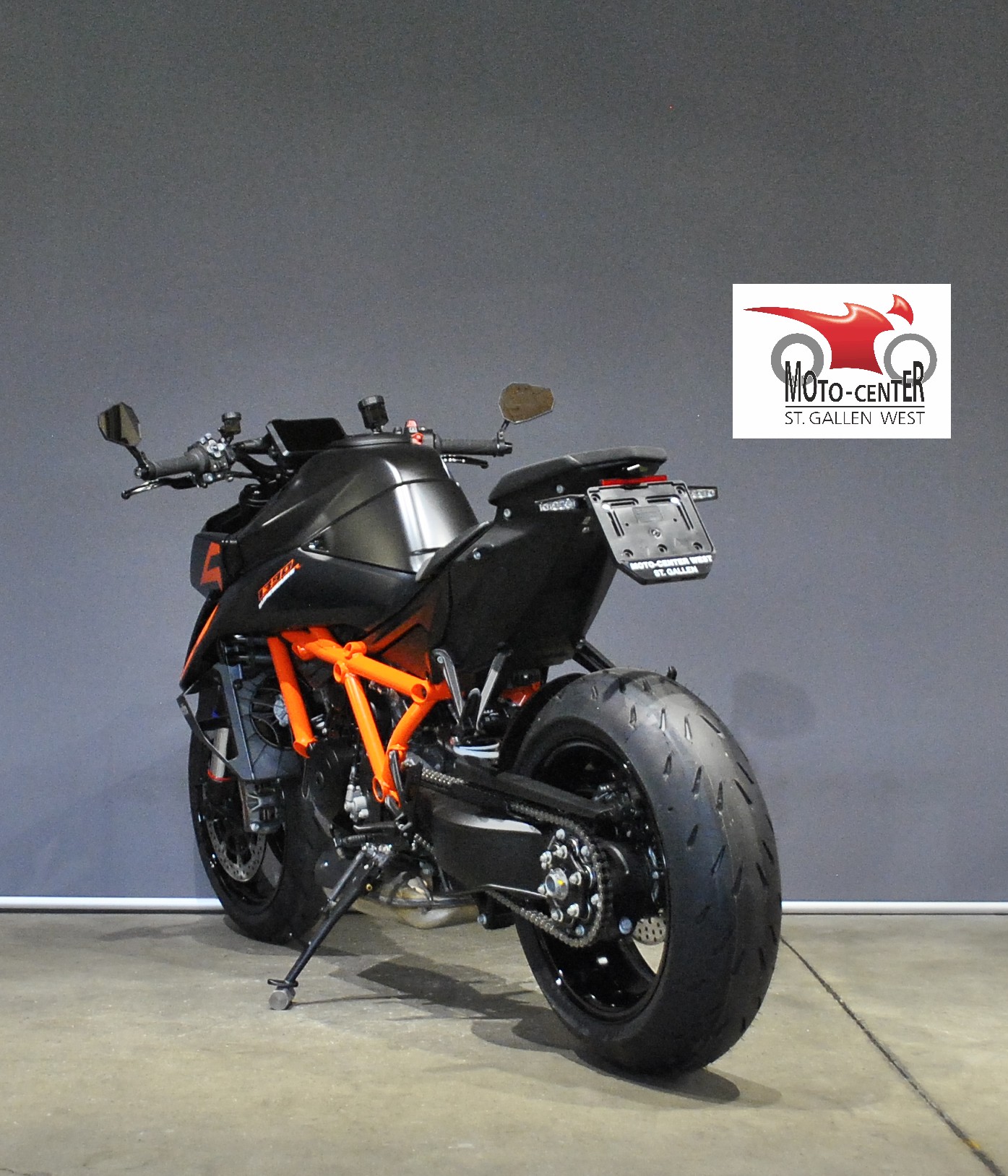 KTM 1390 Super Duke R EVO-showroom-element-3