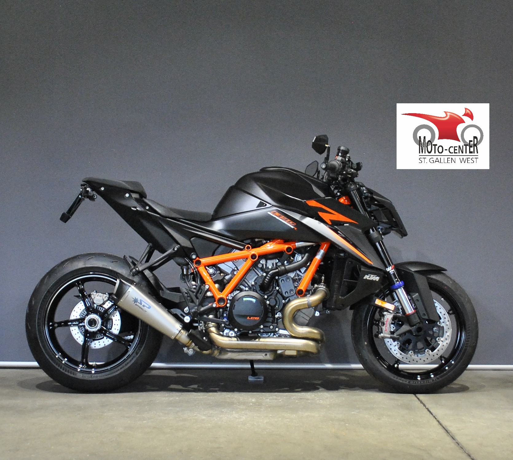 KTM 1390 Super Duke R EVO-showroom-element-1