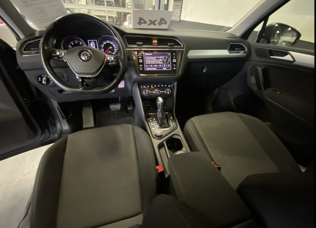 VW Tiguan 1.4 TSI Trendline DSG-image-5
