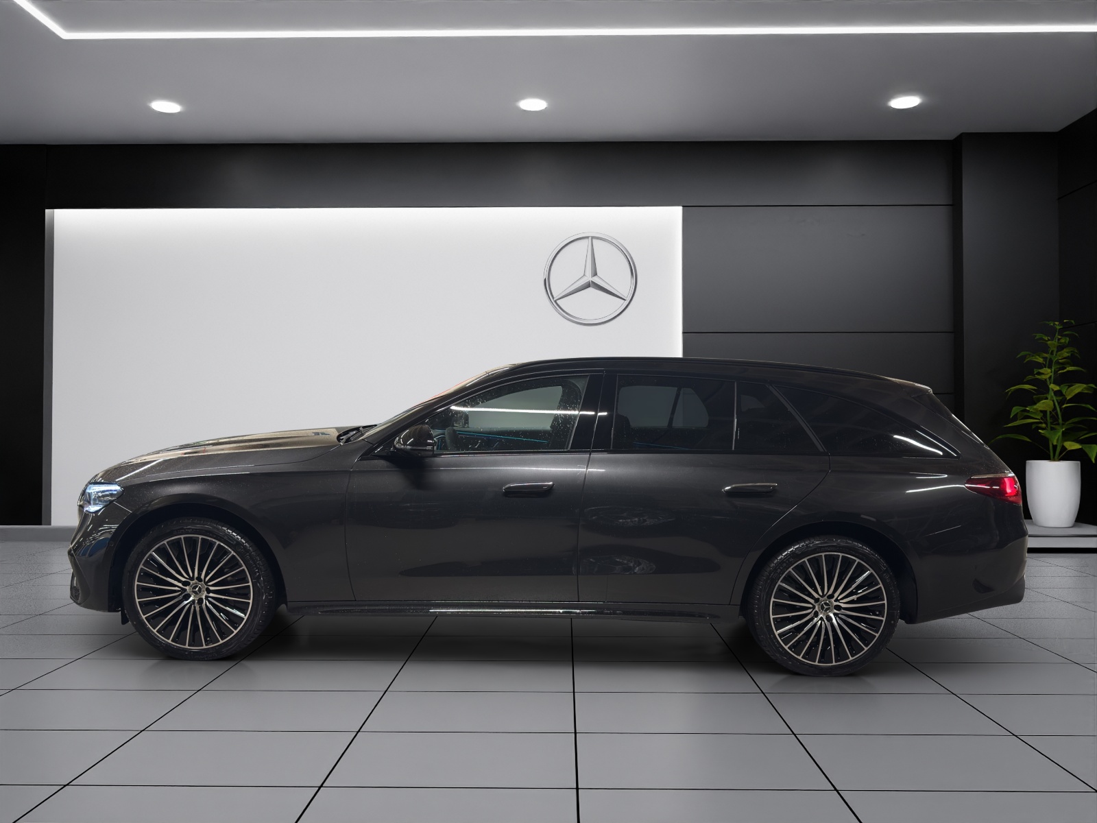 MERCEDES-BENZ E 220 d T 4Matic 9G-Tronic-image-2