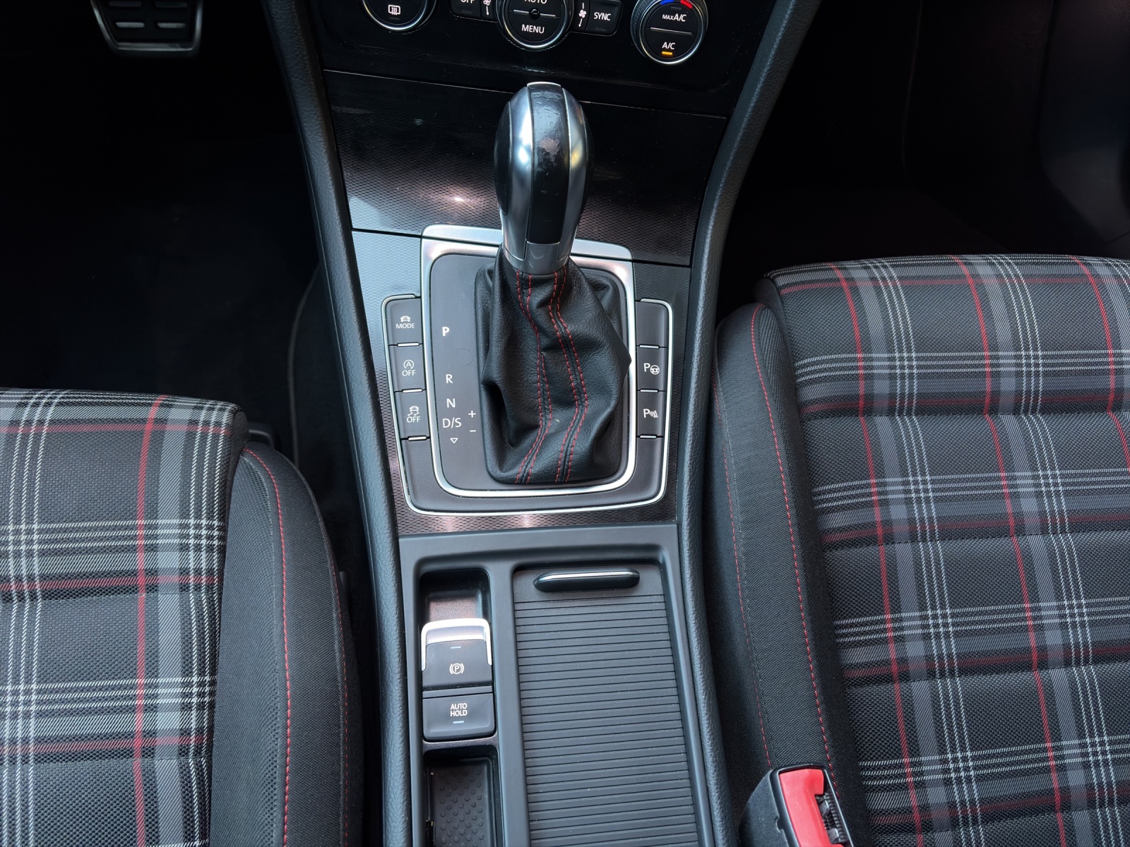 VW Golf VII 2.0 TSI GTI Performance DSG-image-13