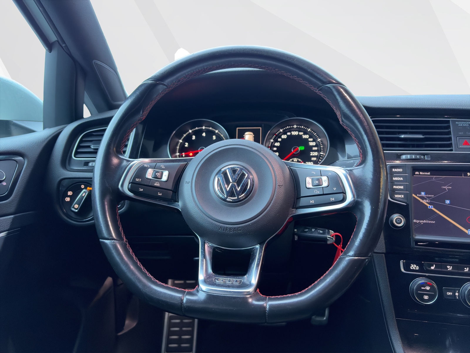VW Golf VII 2.0 TSI GTI Performance DSG-image-10