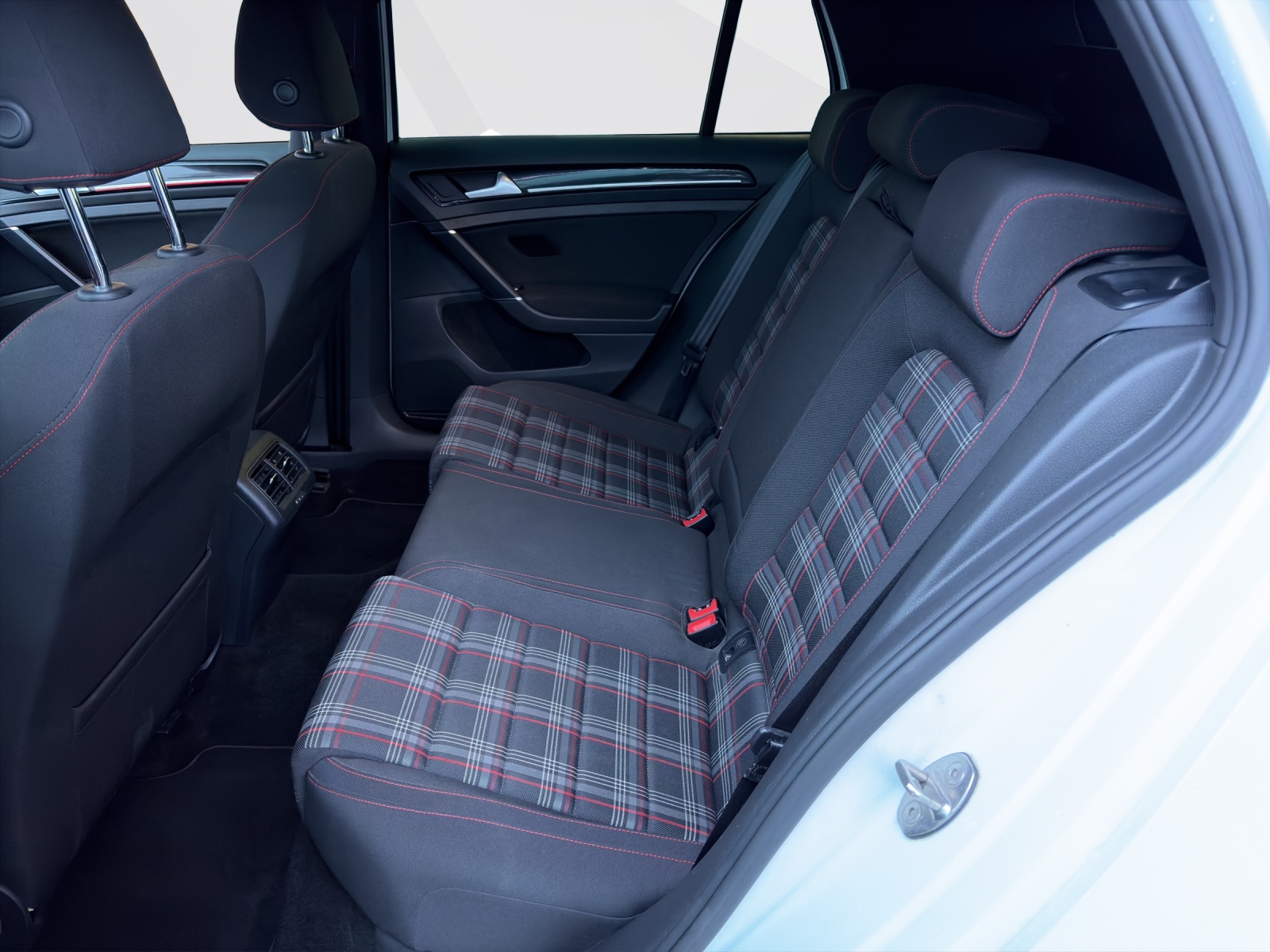 VW Golf VII 2.0 TSI GTI Performance DSG-image-15