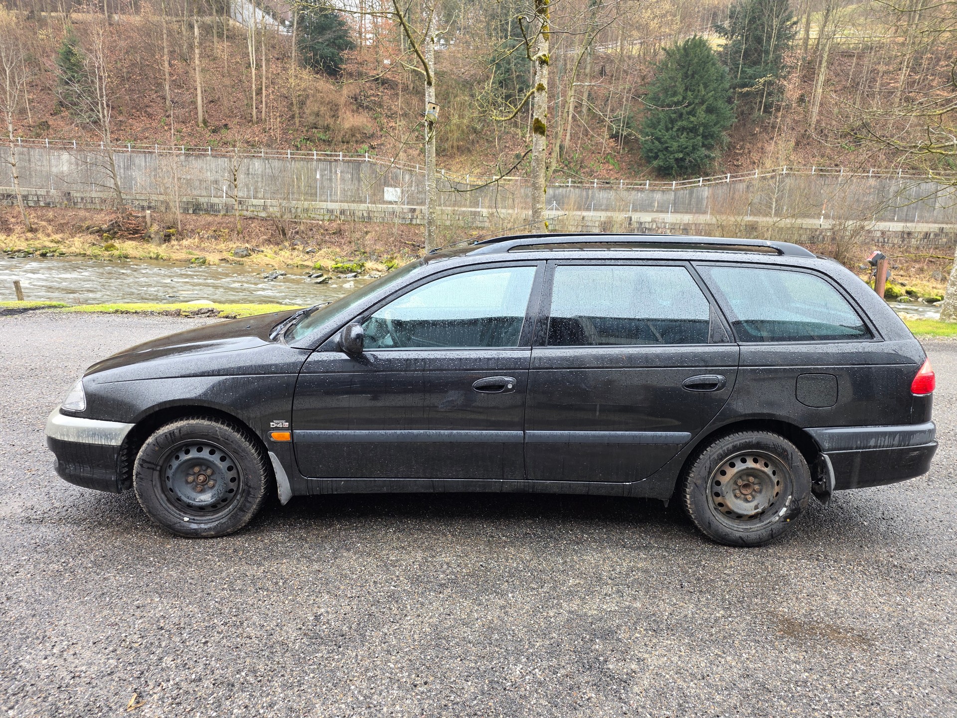 TOYOTA Avensis 2.0TD Linea Sol Wagon-image-2