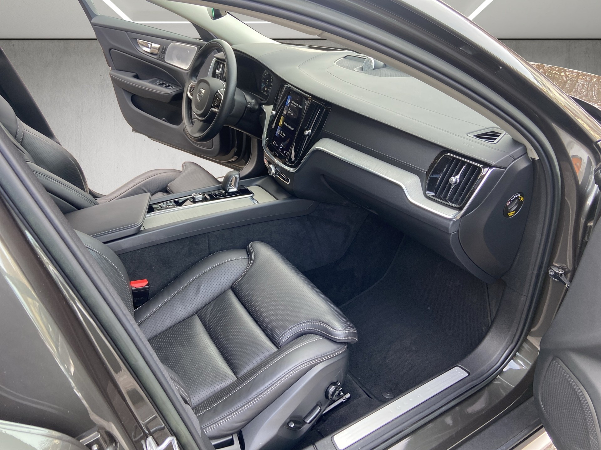 VOLVO V60 Cross Country B4 Diesel Mild Hybrid AWD Geartronic-image-10