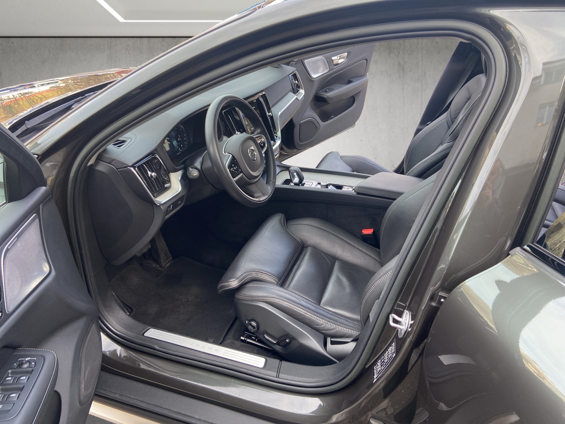 VOLVO V60 Cross Country B4 Diesel Mild Hybrid AWD Geartronic-image-6