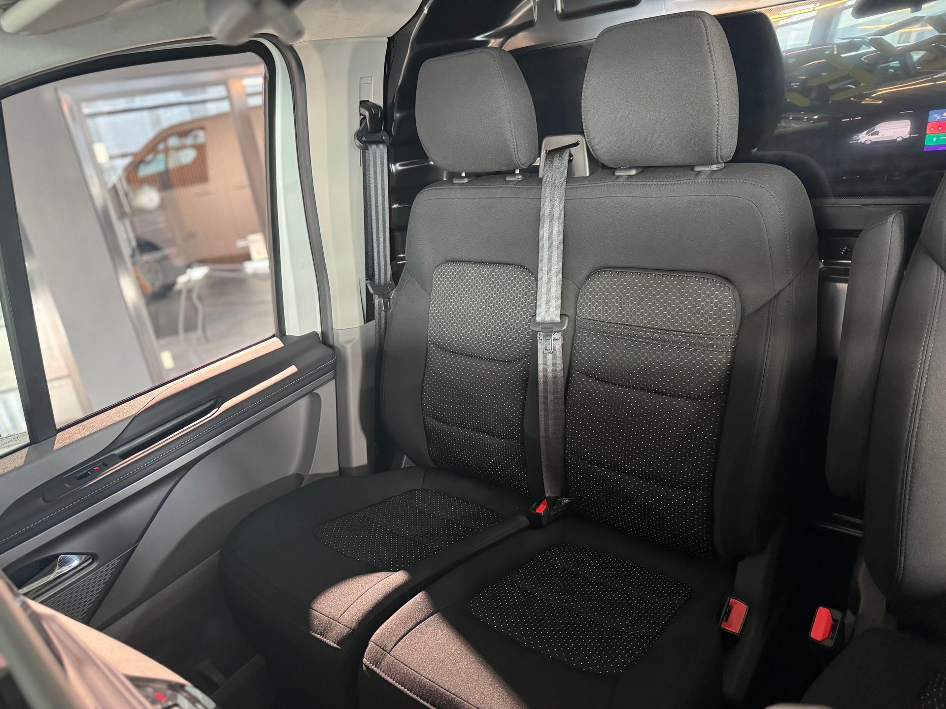MAXUS eDeliver 7 L2H1 FWD 88kWh-image-11