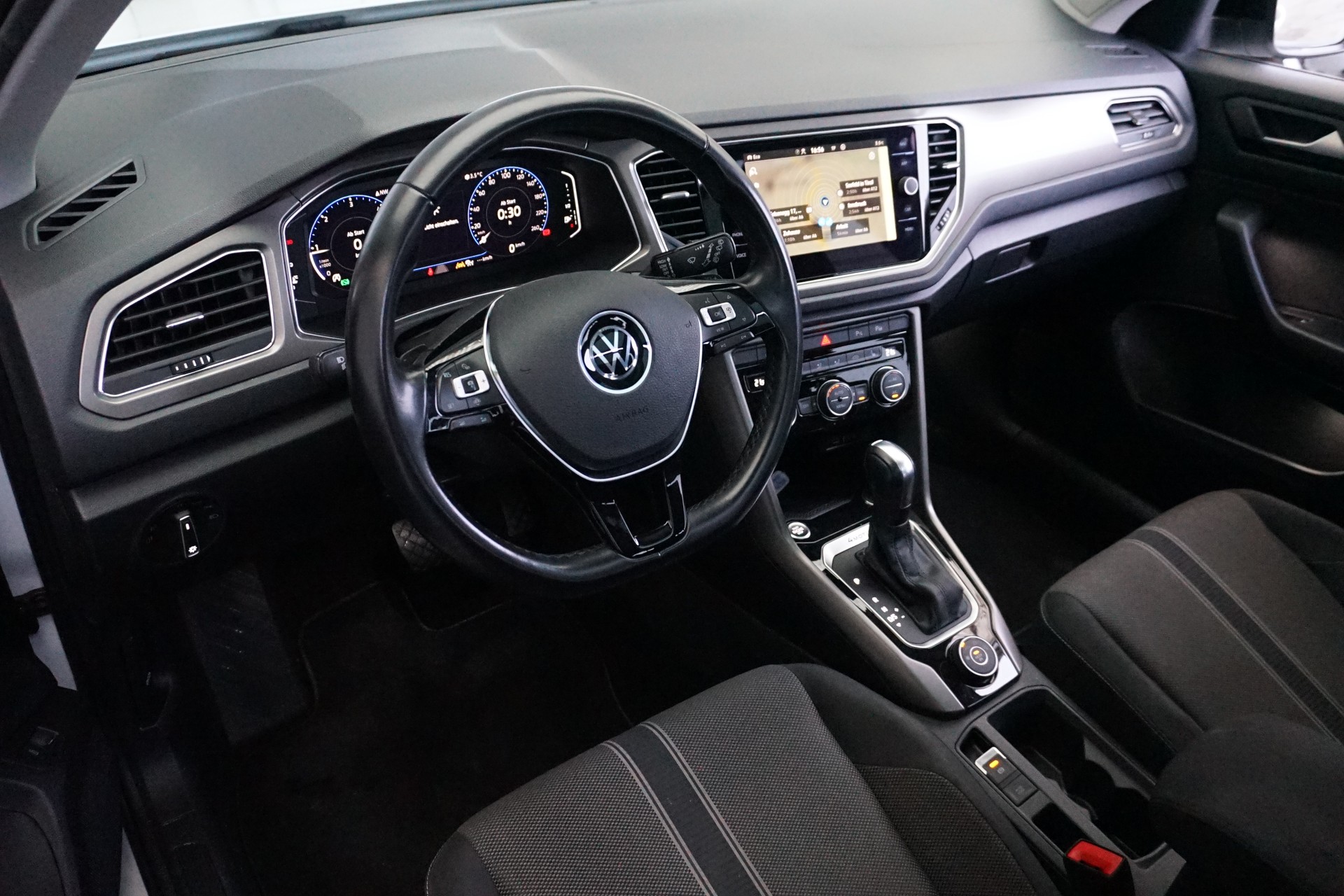 VW T-Roc 2.0 TDI Advance 4M Aus 1.Hand!-image-17