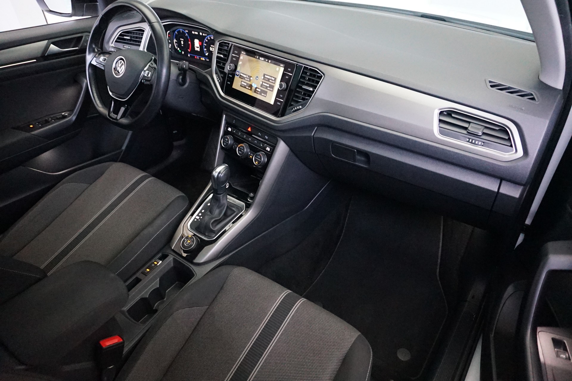 VW T-Roc 2.0 TDI Advance 4M Aus 1.Hand!-image-18
