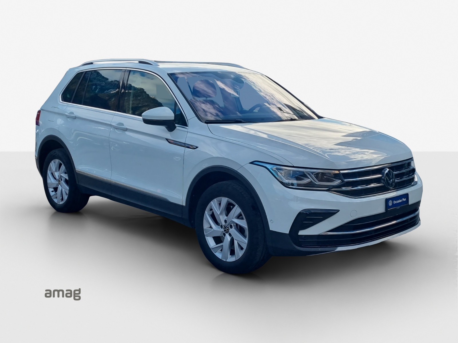 VW Tiguan 2.0 TDI SCR Elegance 4Motion DSG-image-5