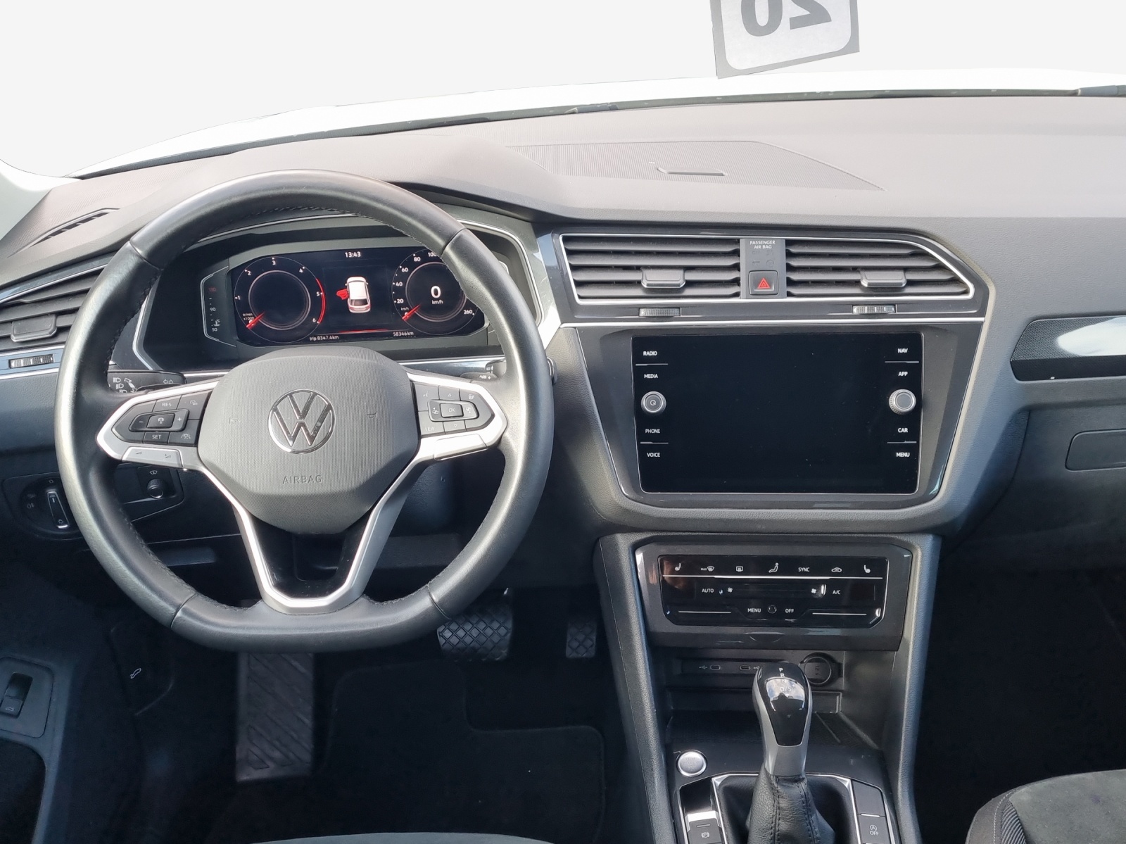 VW Tiguan 2.0 TDI SCR Elegance 4Motion DSG-image-8
