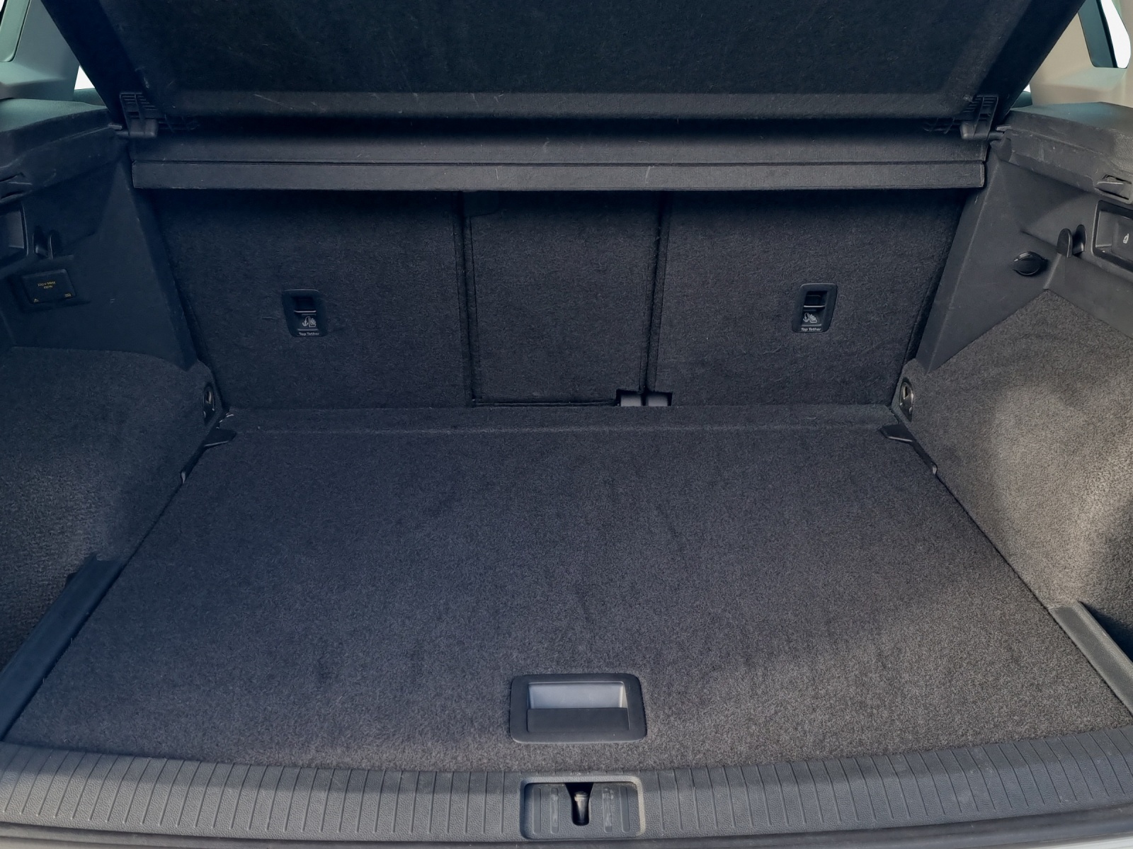 VW Tiguan 2.0 TDI SCR Elegance 4Motion DSG-image-12