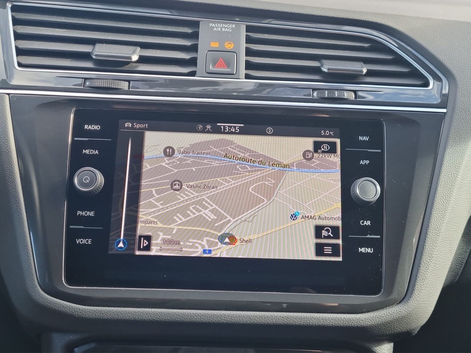VW Tiguan 2.0 TDI SCR Elegance 4Motion DSG-image-14