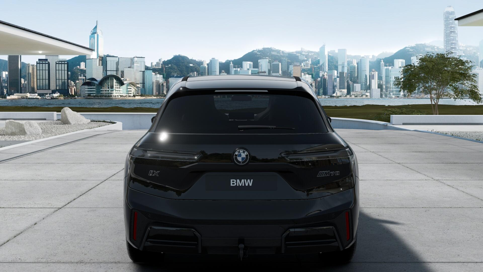 BMW iX M70-image-2