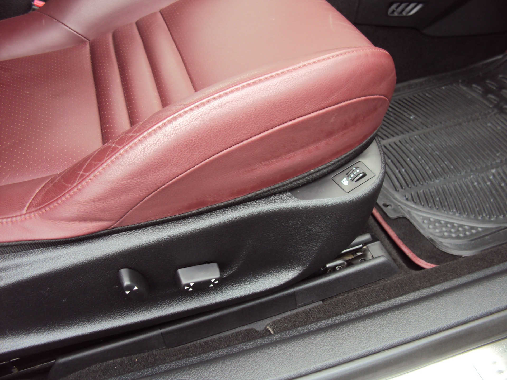PEUGEOT 407 Coupé 2.7 HDI Pack Automatic-image-14