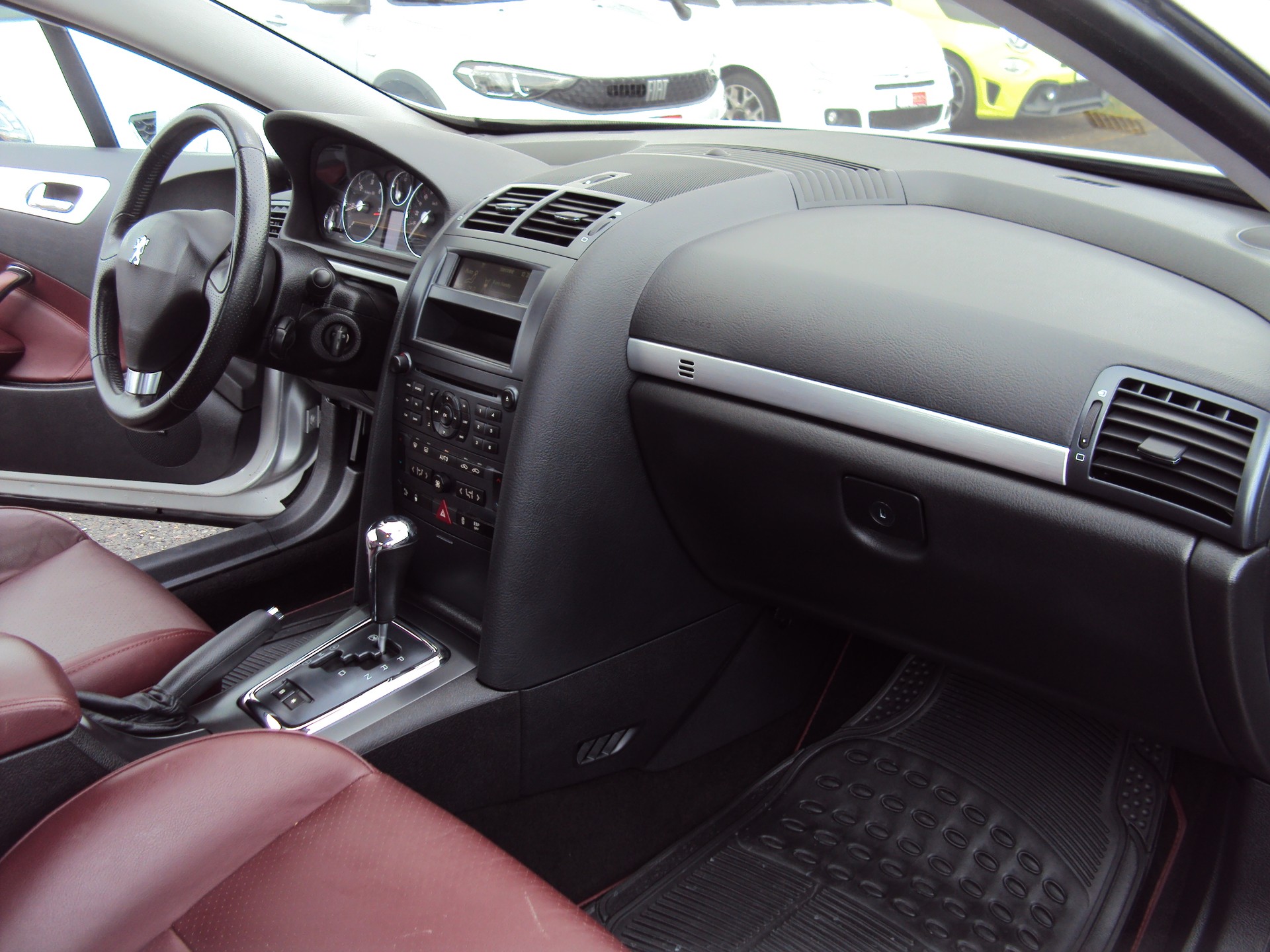 PEUGEOT 407 Coupé 2.7 HDI Pack Automatic-image-11