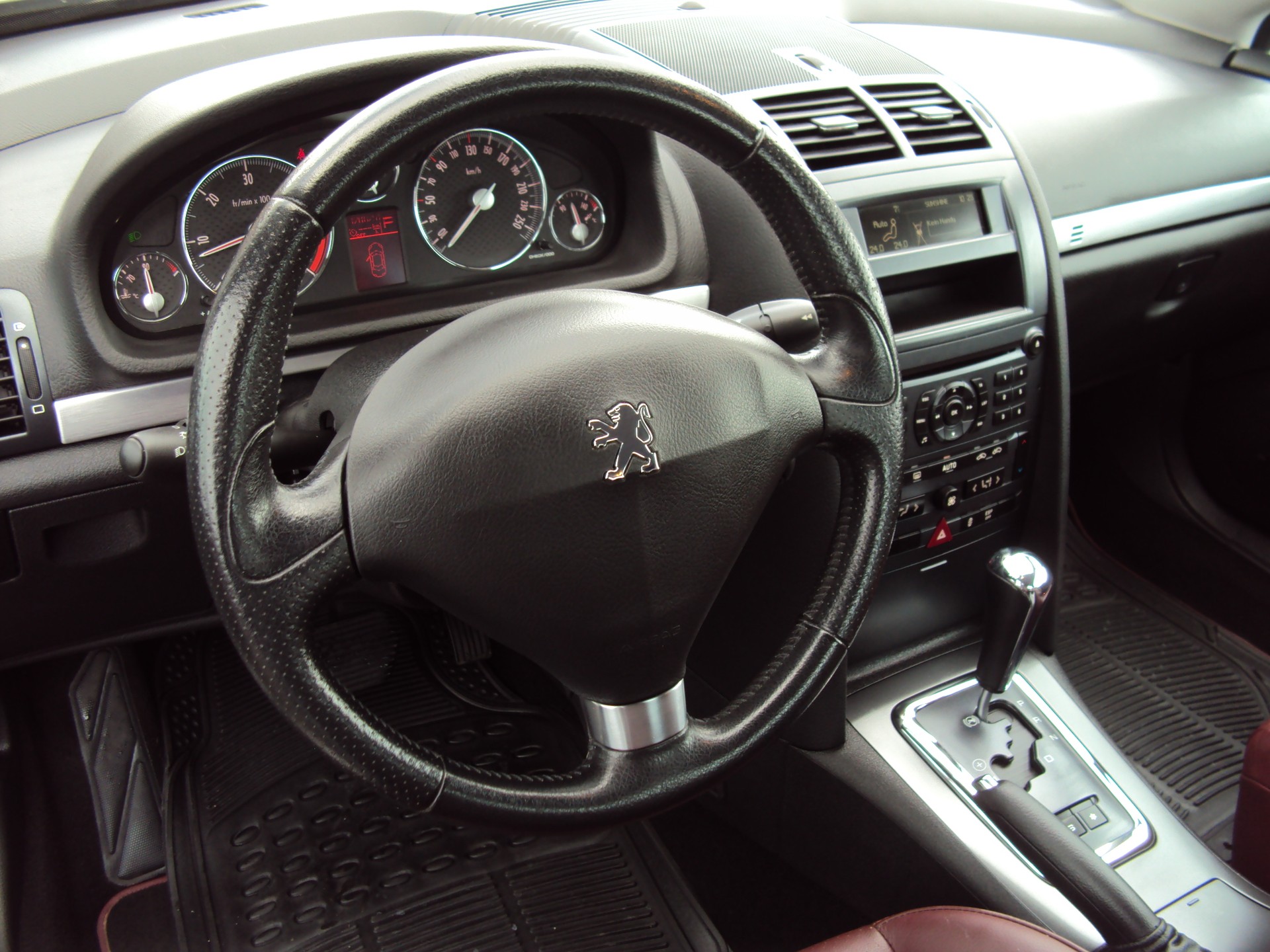 PEUGEOT 407 Coupé 2.7 HDI Pack Automatic-image-9