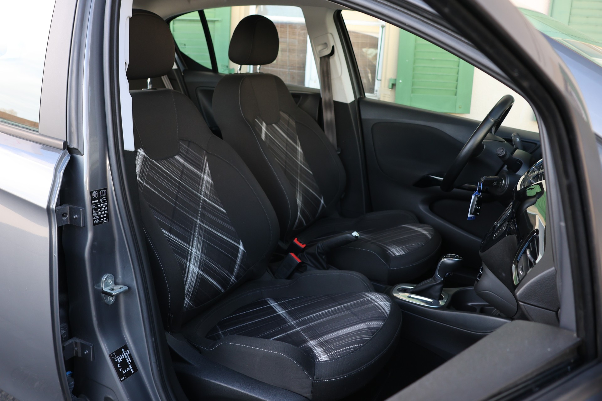 OPEL Corsa 1.4 TP Color Edition Automatic-image-11