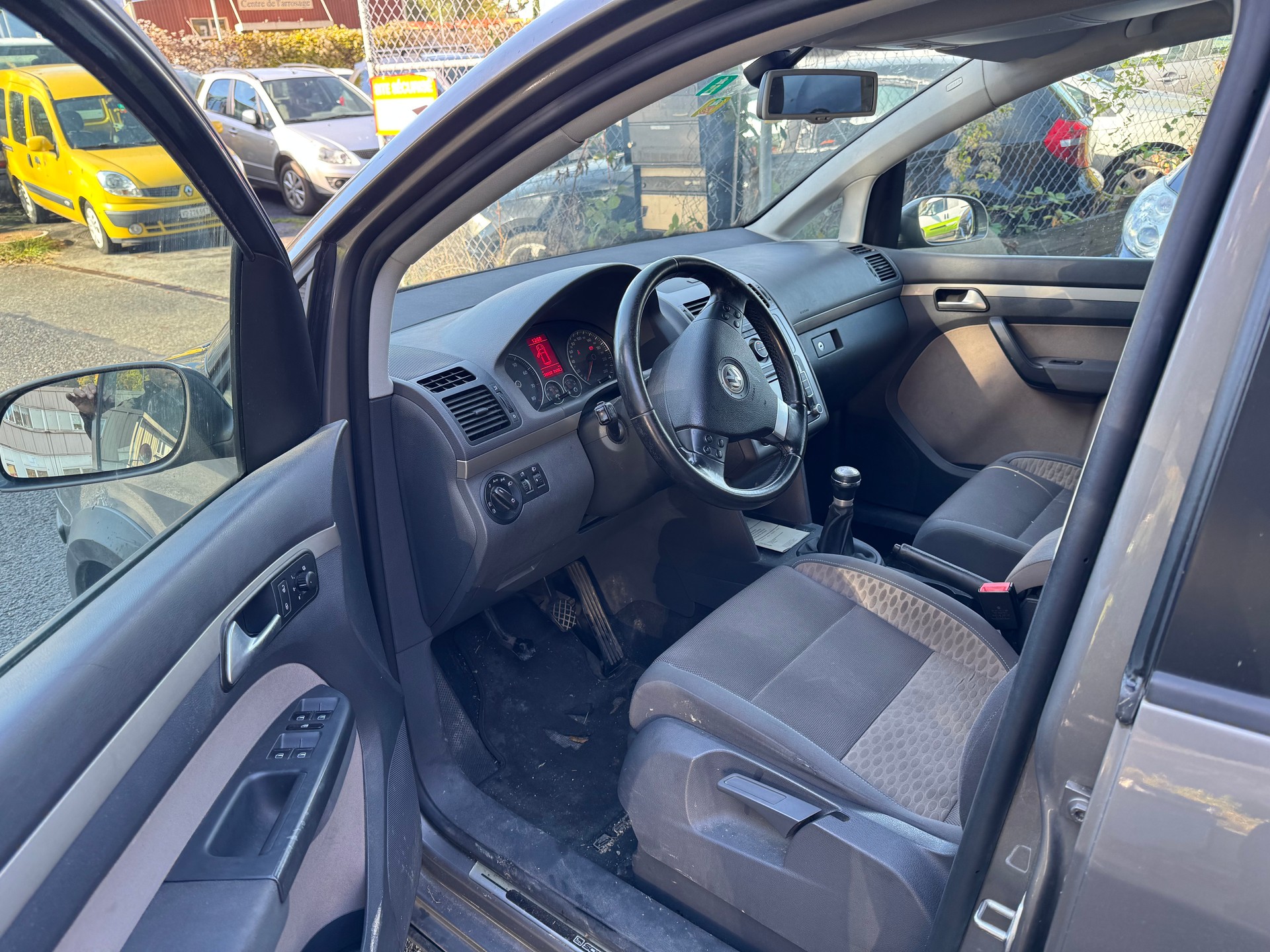 VW CrossTouran 1.4 TSI Scott Limited Edition-image-6