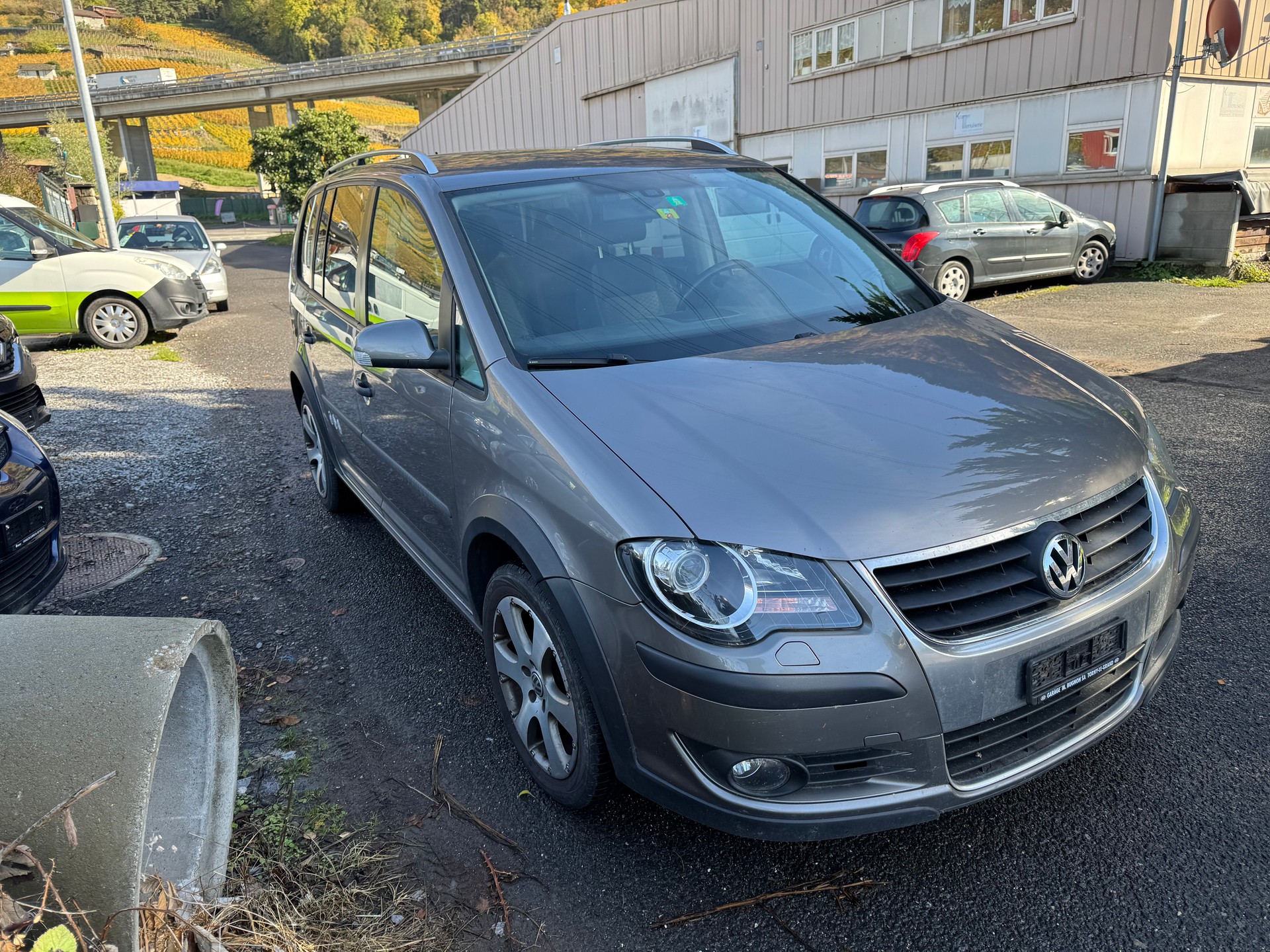 VW CrossTouran 1.4 TSI Scott Limited Edition-image-1