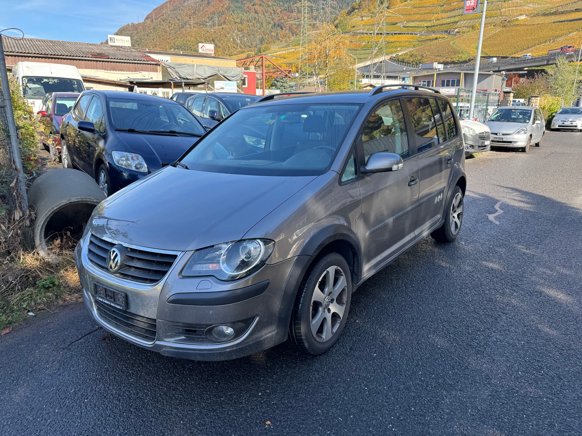 VW CrossTouran 1.4 TSI Scott Limited Edition-image-0
