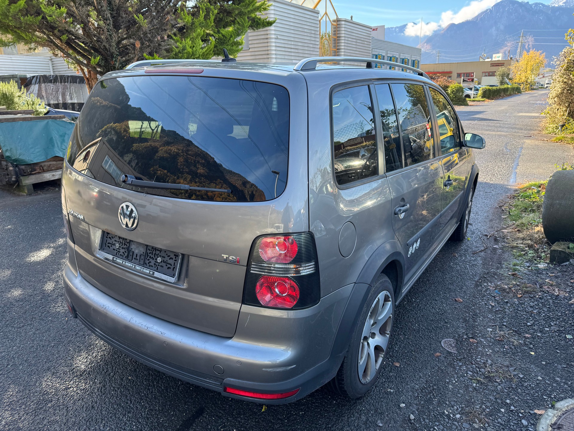 VW CrossTouran 1.4 TSI Scott Limited Edition-image-3