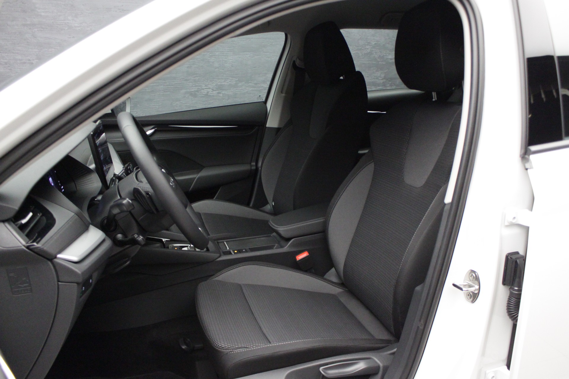 SKODA Octavia Combi 1.5 TSI mHEV DSG Selection-image-14
