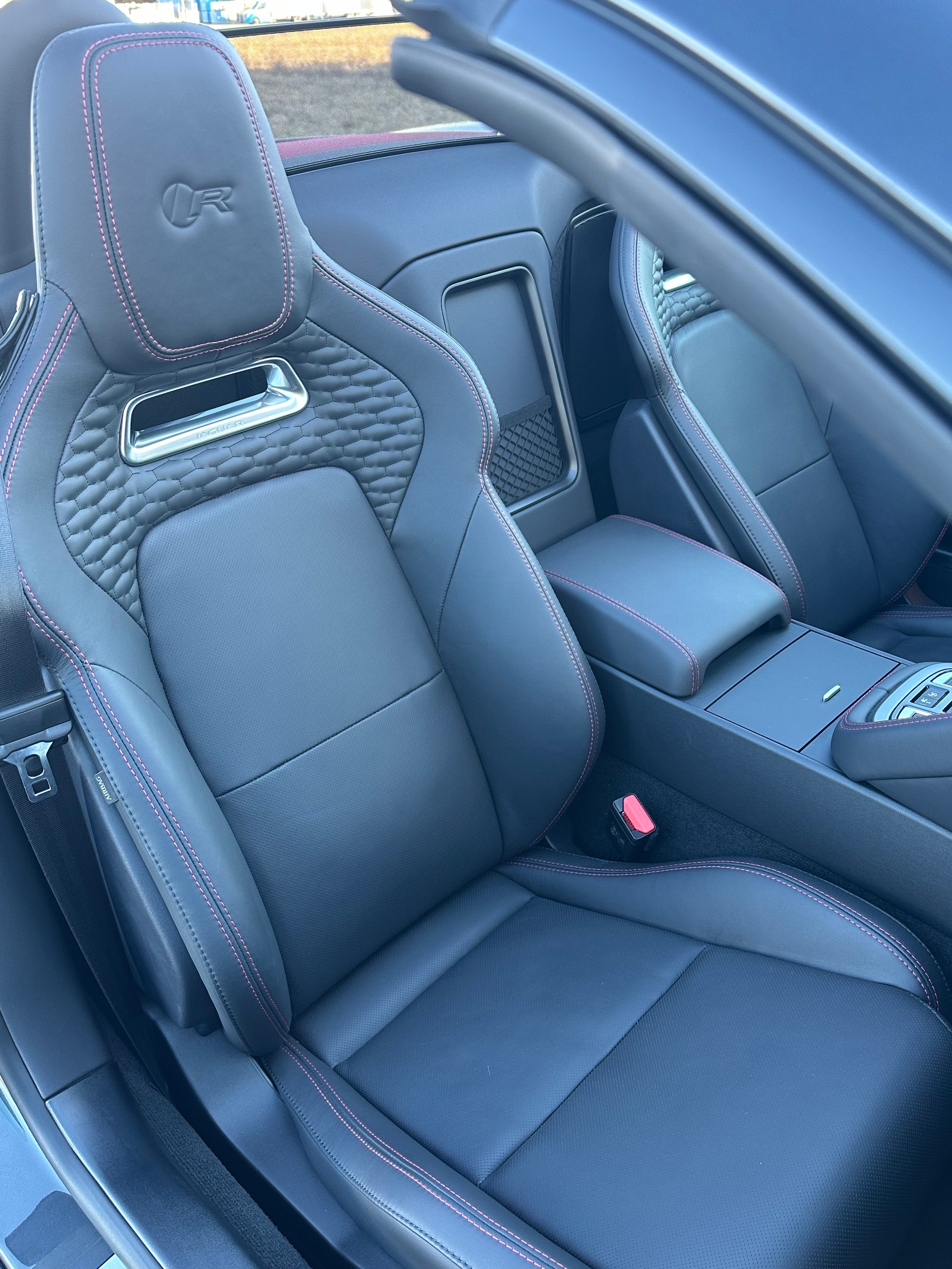 JAGUAR F-Type Convertible 5.0 V8 R75 AWD Automatik-image-5